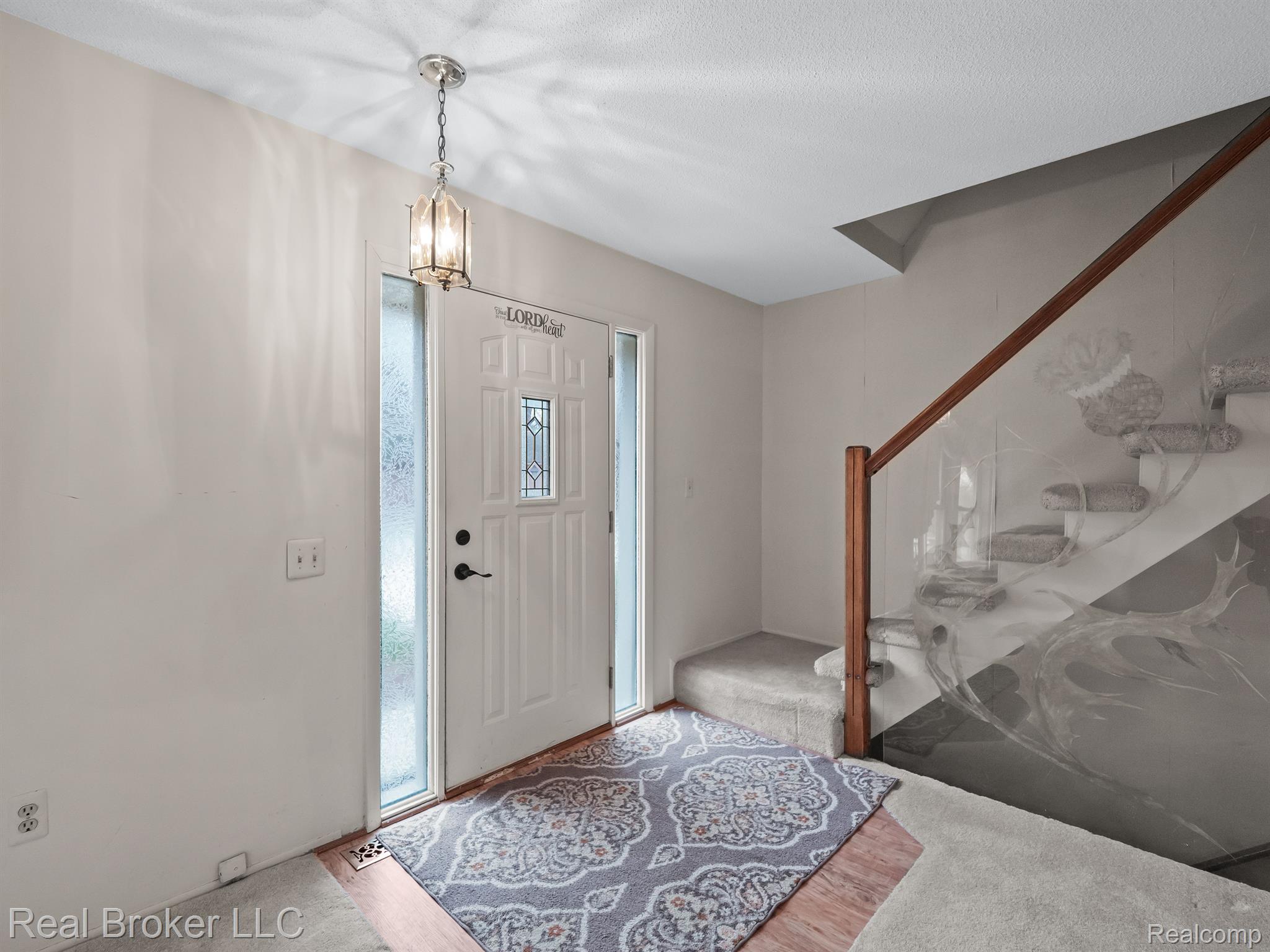 11719 SYCAMORE Drive Unit 8