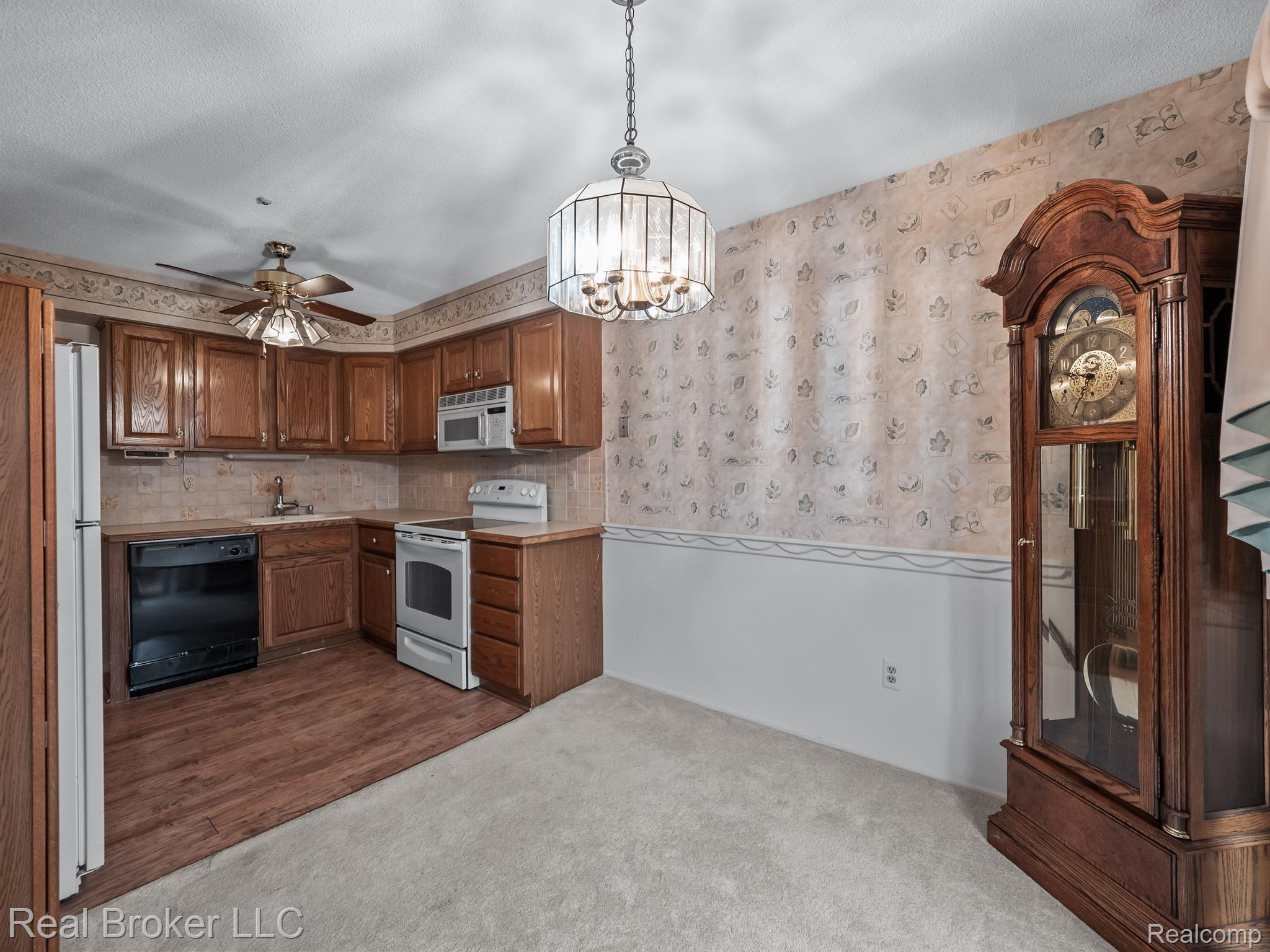 11719 SYCAMORE Drive Unit 8