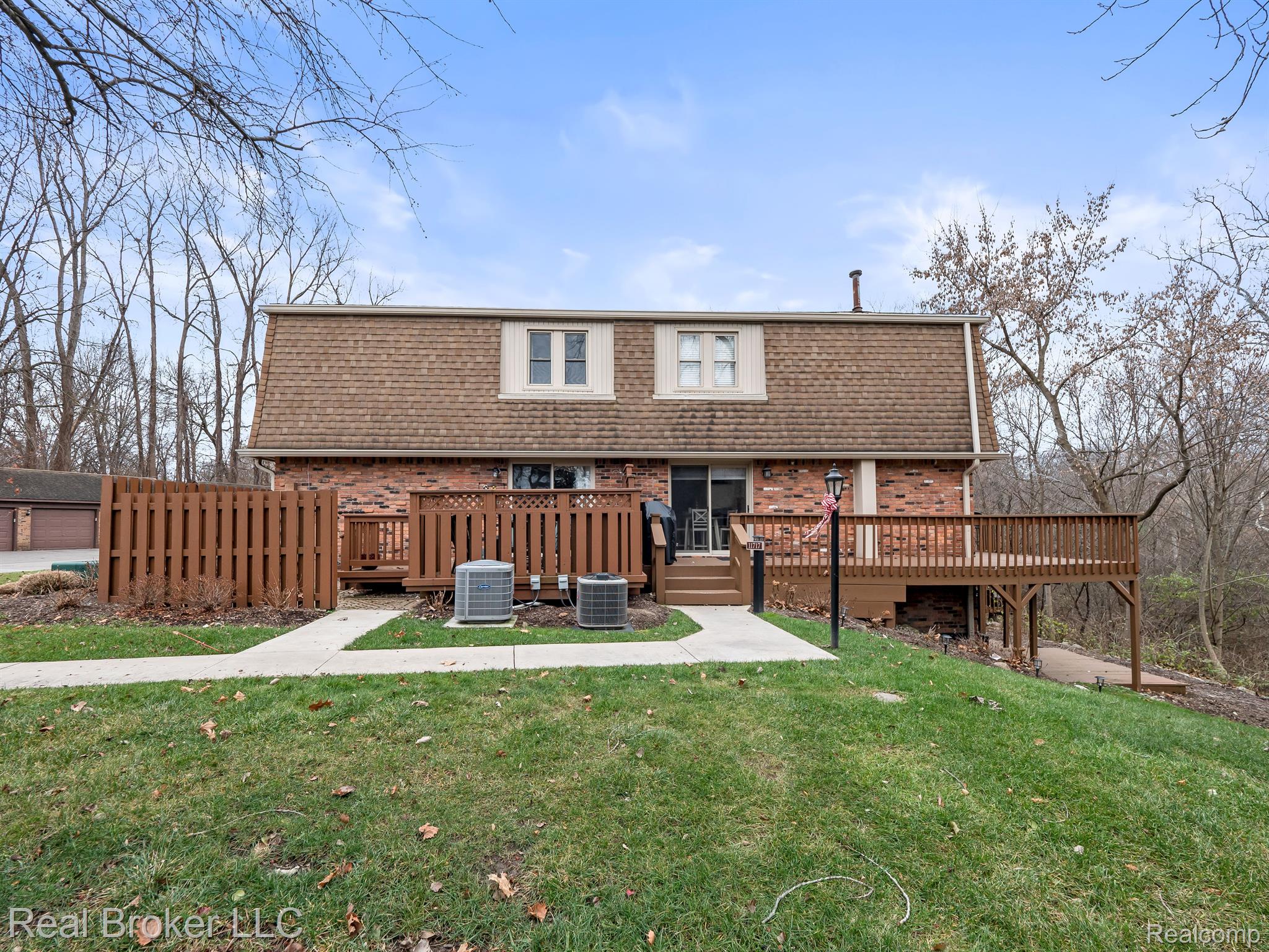 11719 SYCAMORE Drive Unit 8