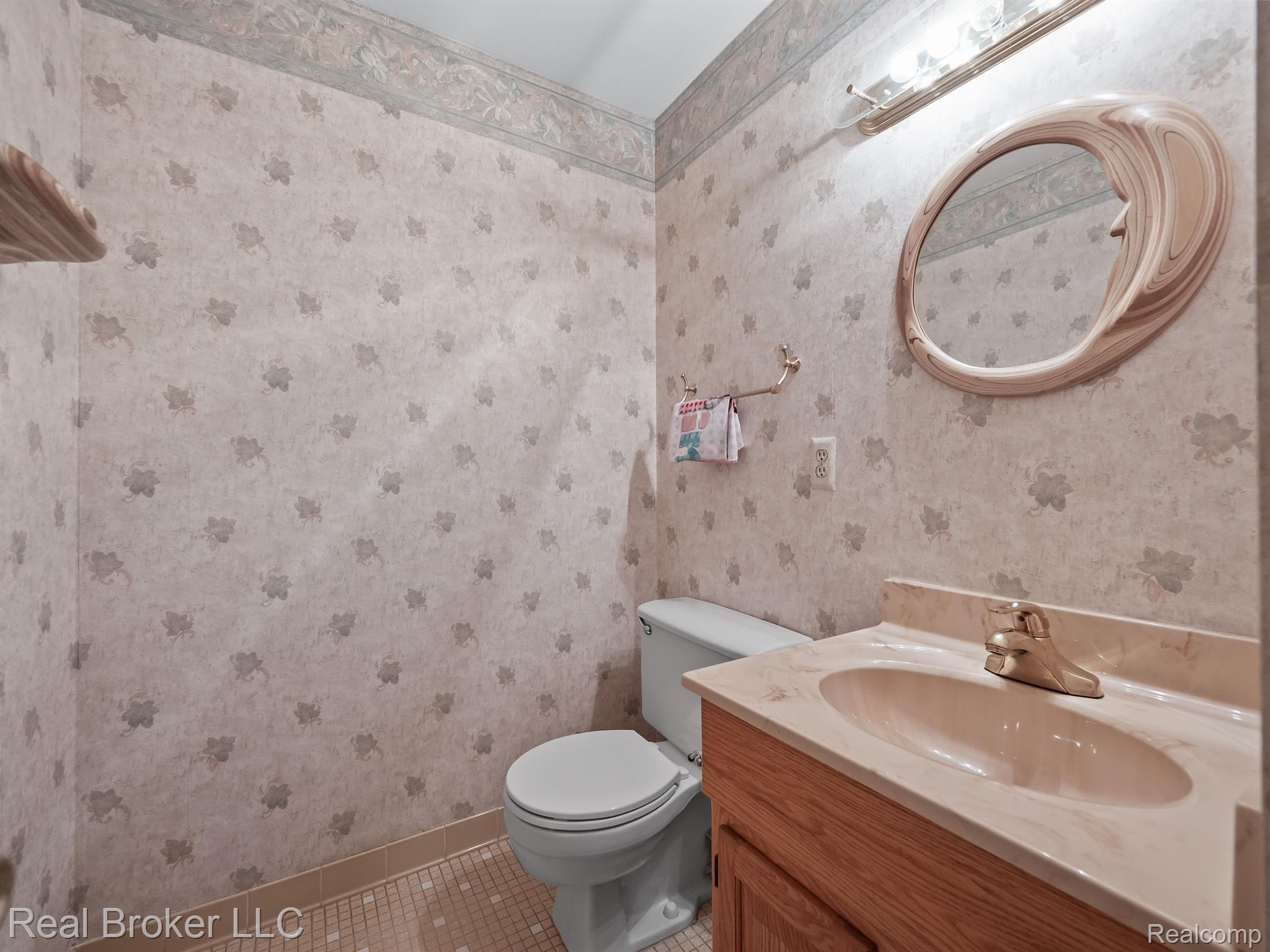 11719 SYCAMORE Drive Unit 8