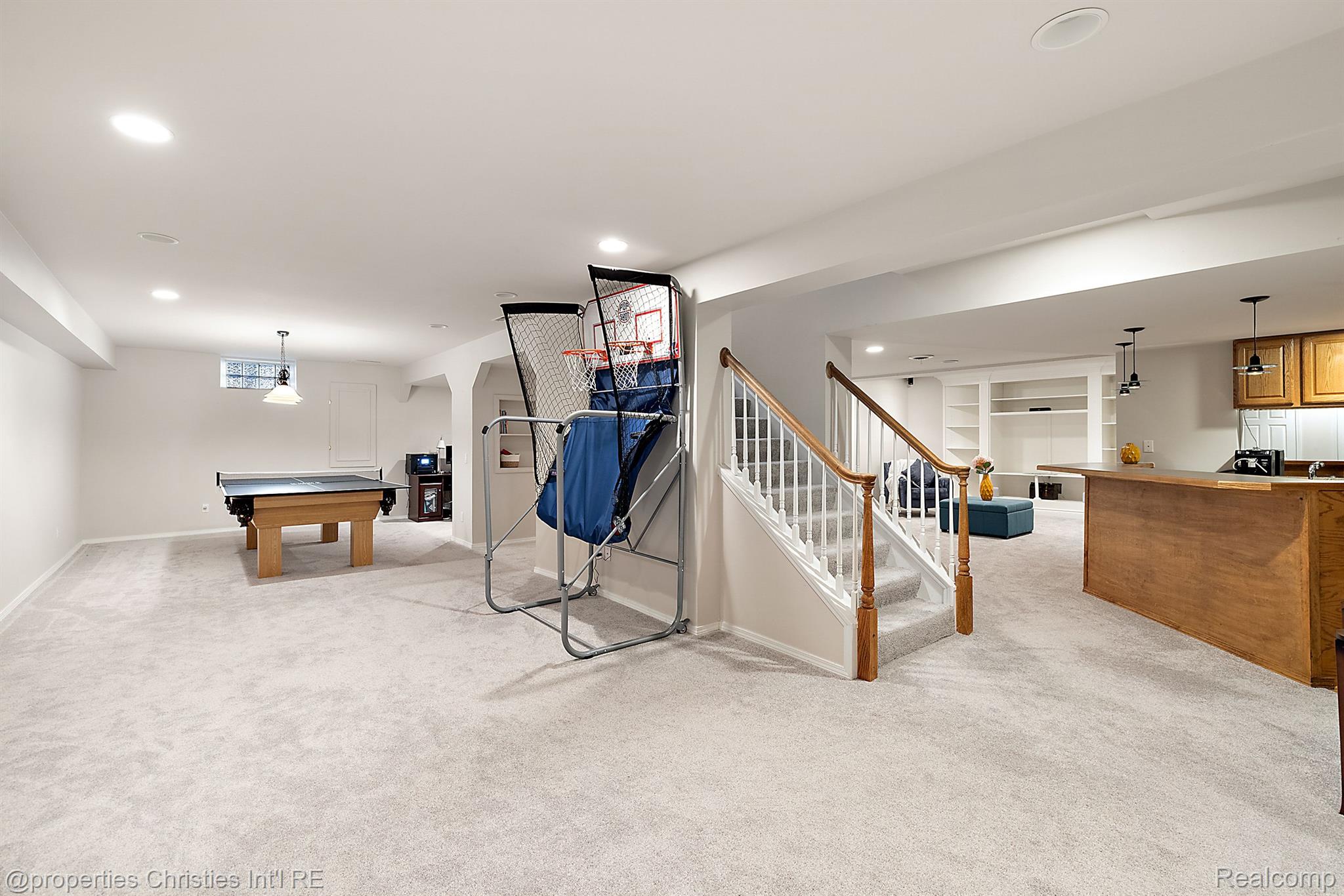 17506 Rolling Woods Circle