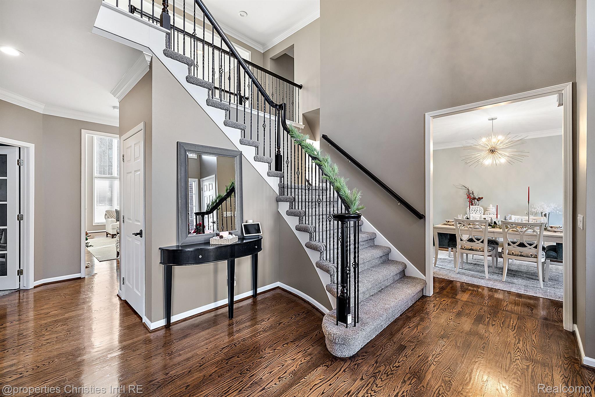17506 Rolling Woods Circle