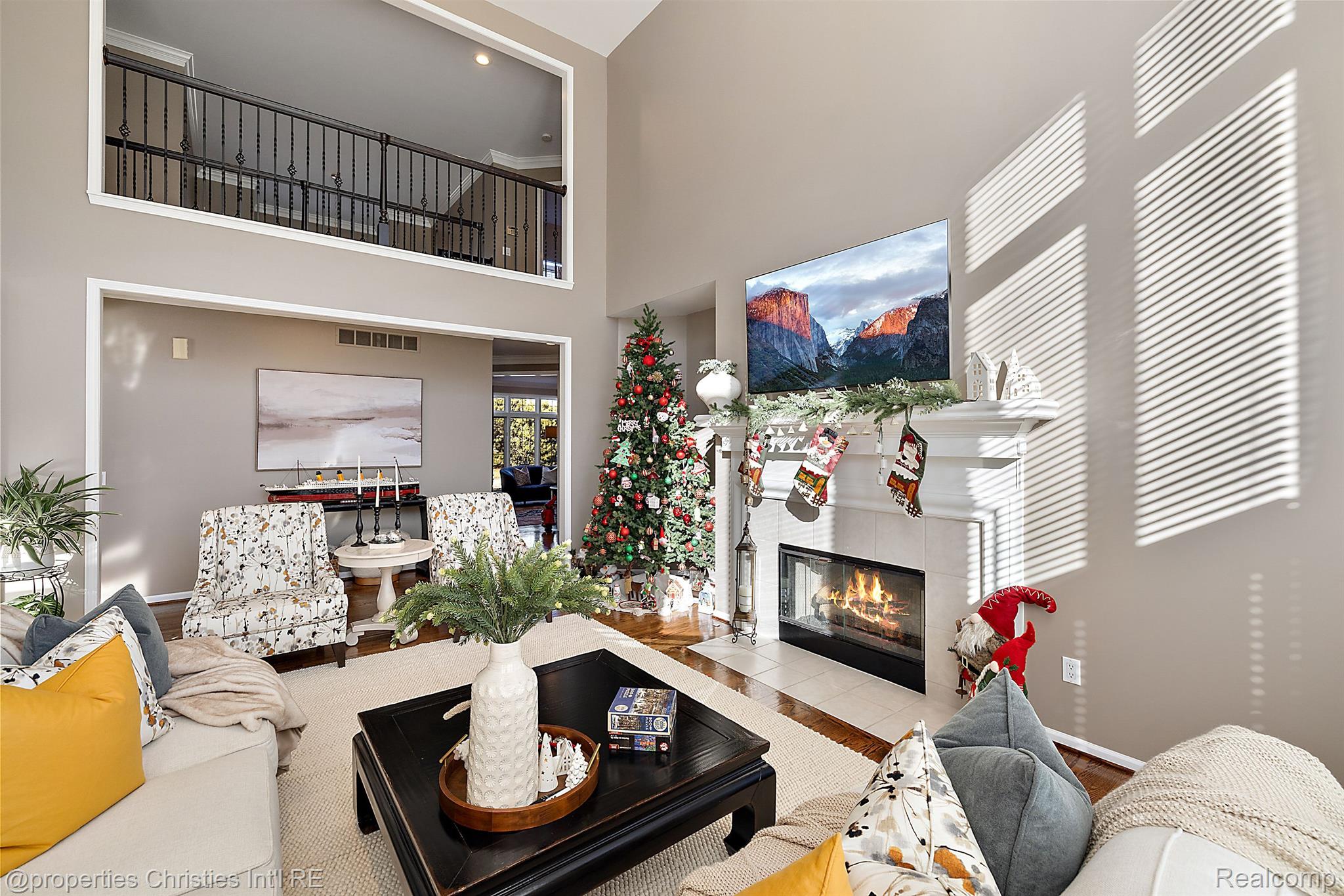 17506 Rolling Woods Circle