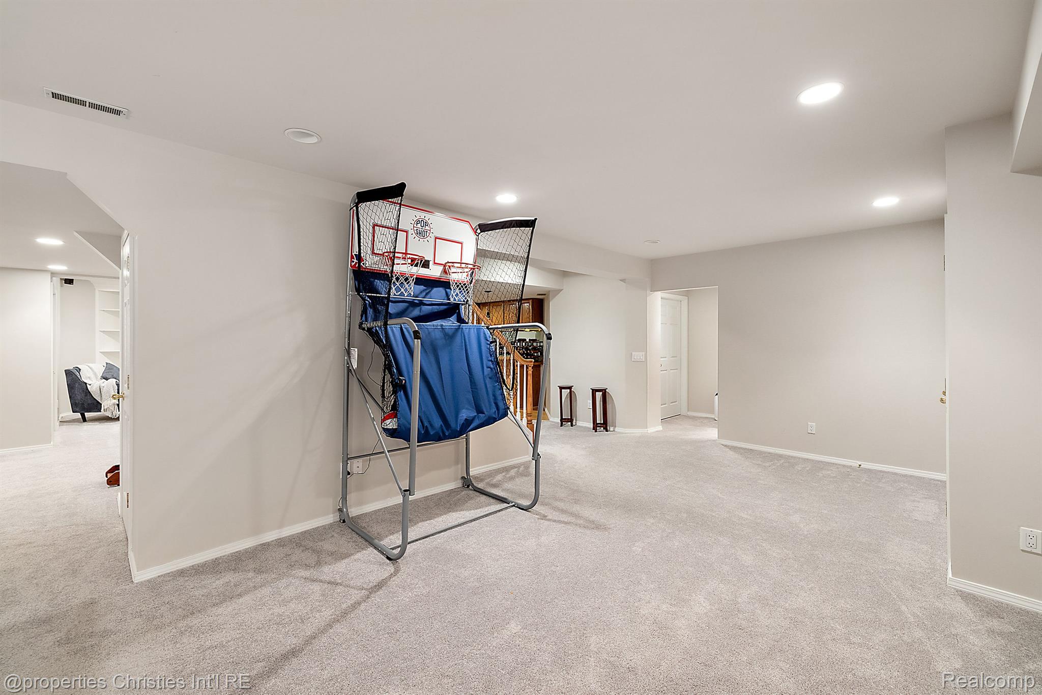 17506 Rolling Woods Circle
