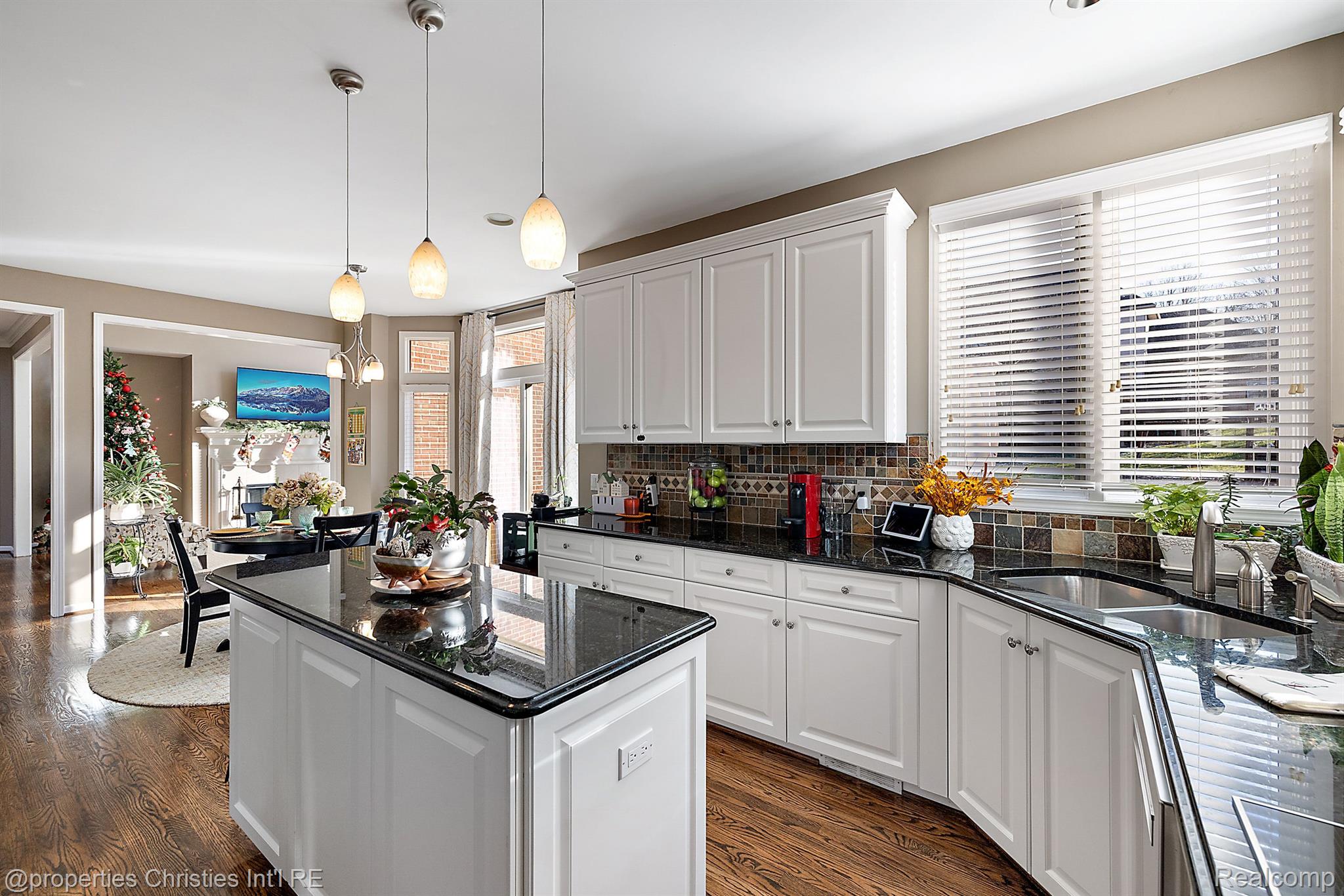 17506 Rolling Woods Circle