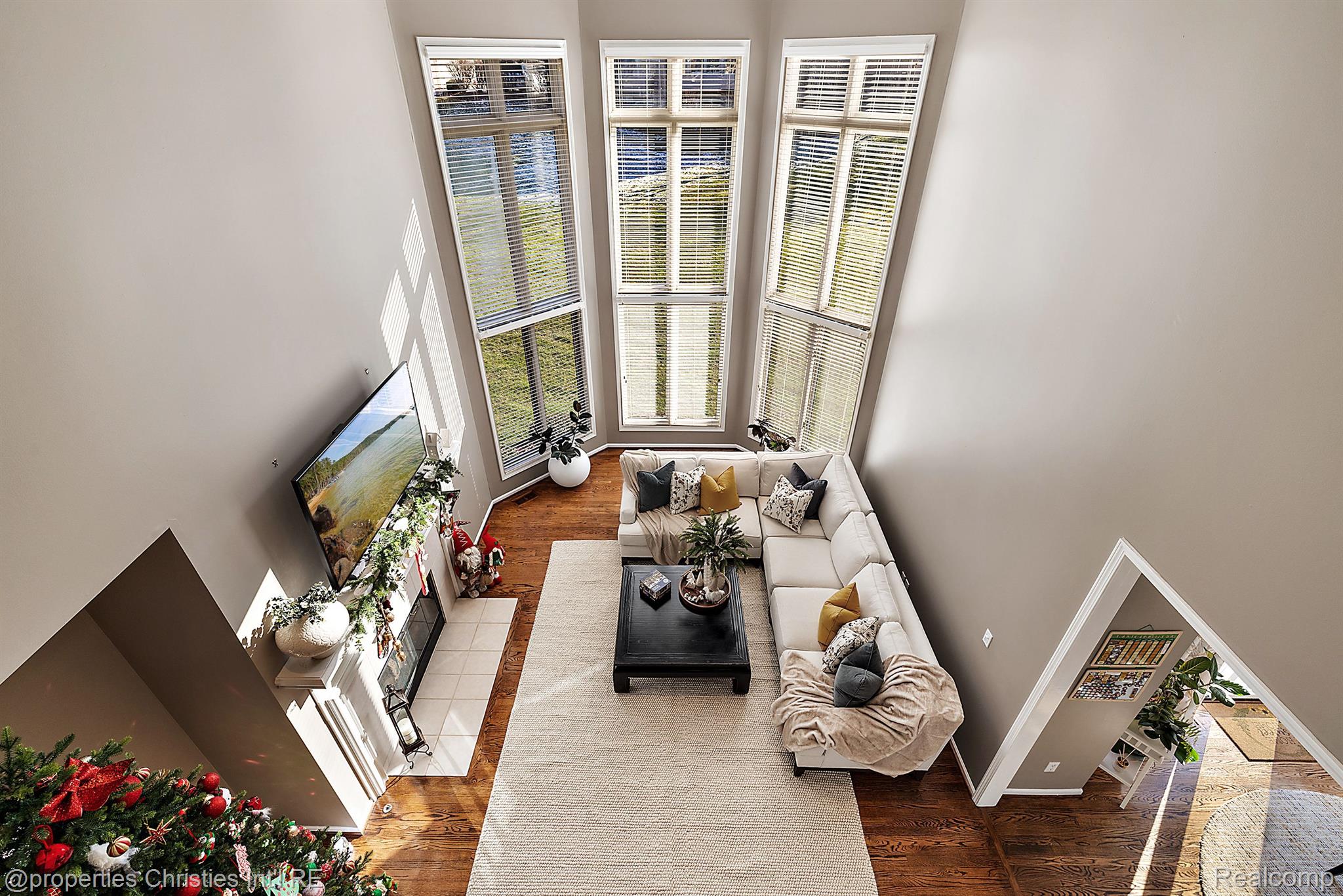 17506 Rolling Woods Circle