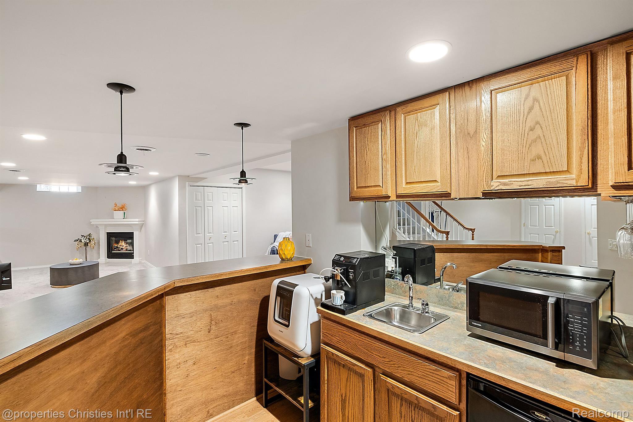 17506 Rolling Woods Circle