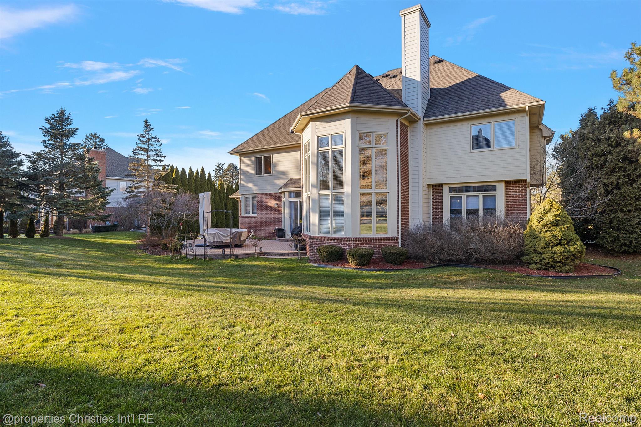 17506 Rolling Woods Circle