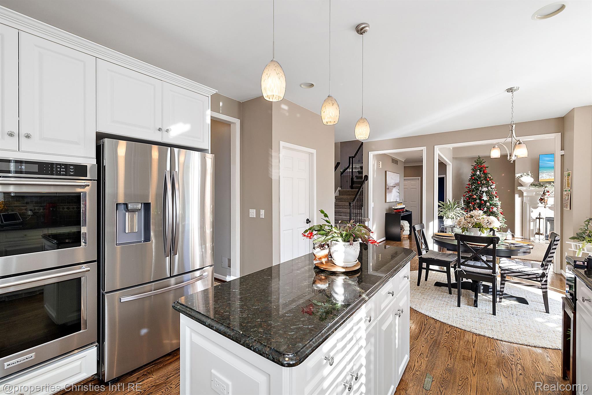 17506 Rolling Woods Circle