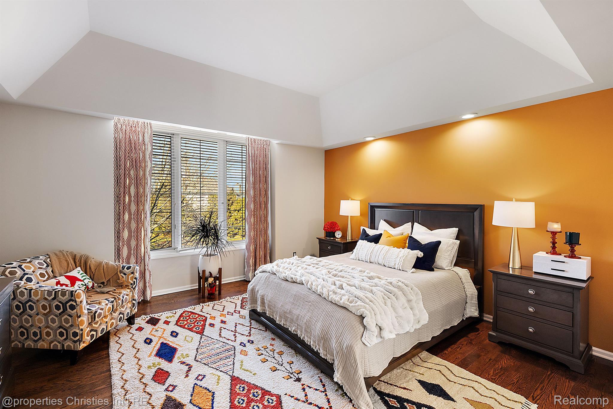 17506 Rolling Woods Circle