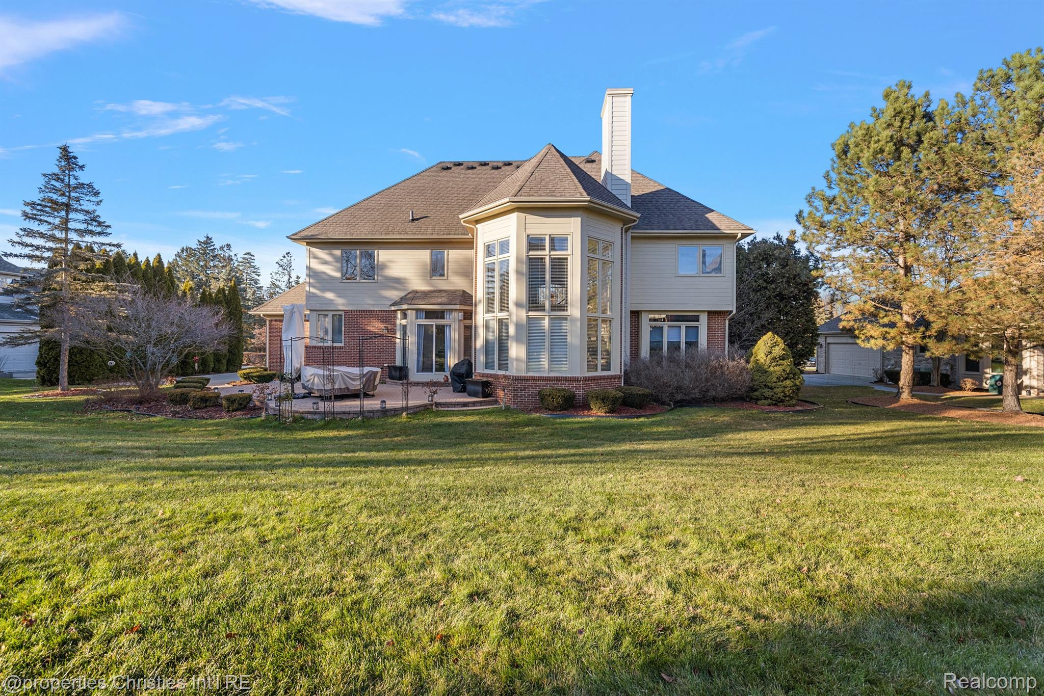 17506 Rolling Woods Circle