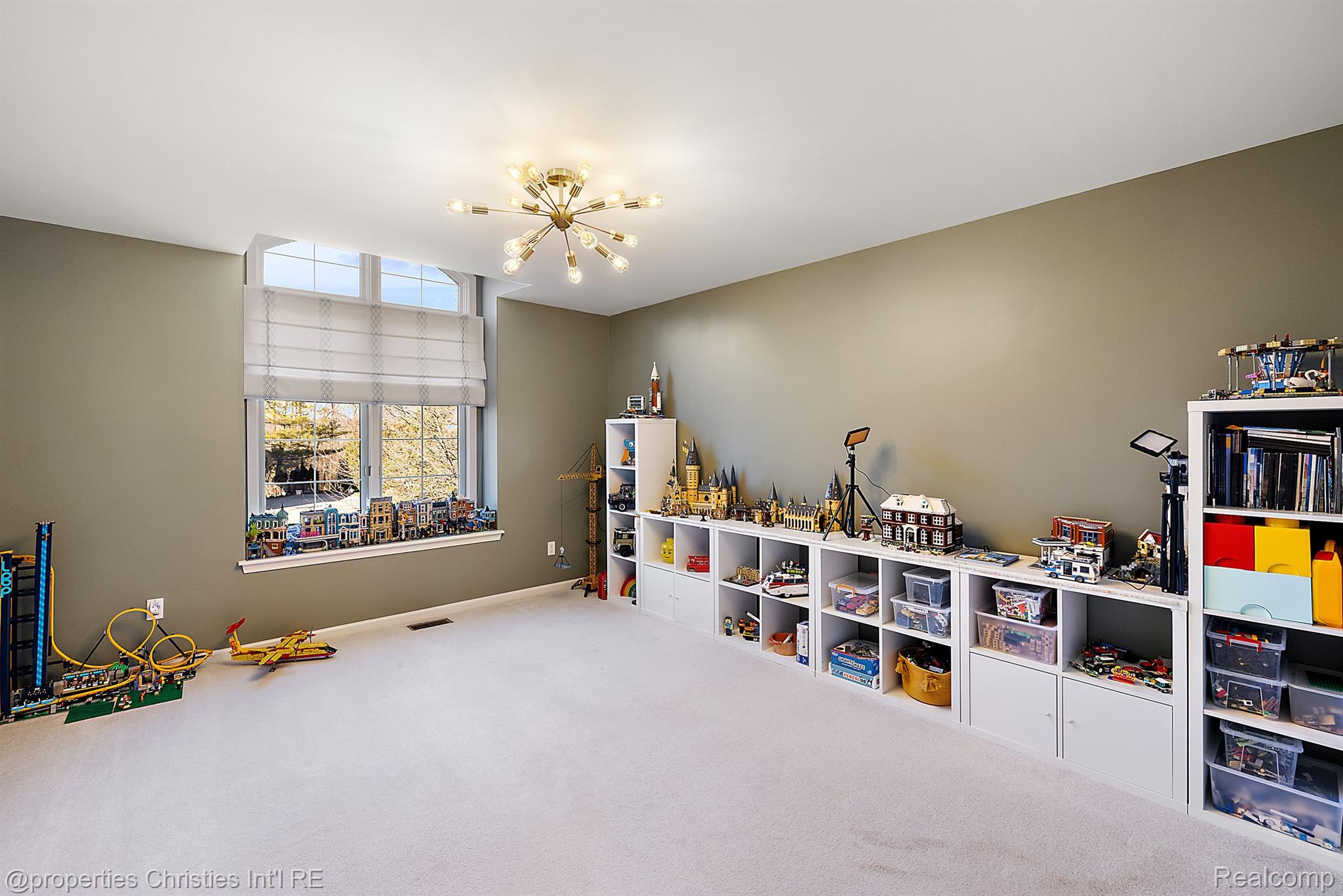 17506 Rolling Woods Circle