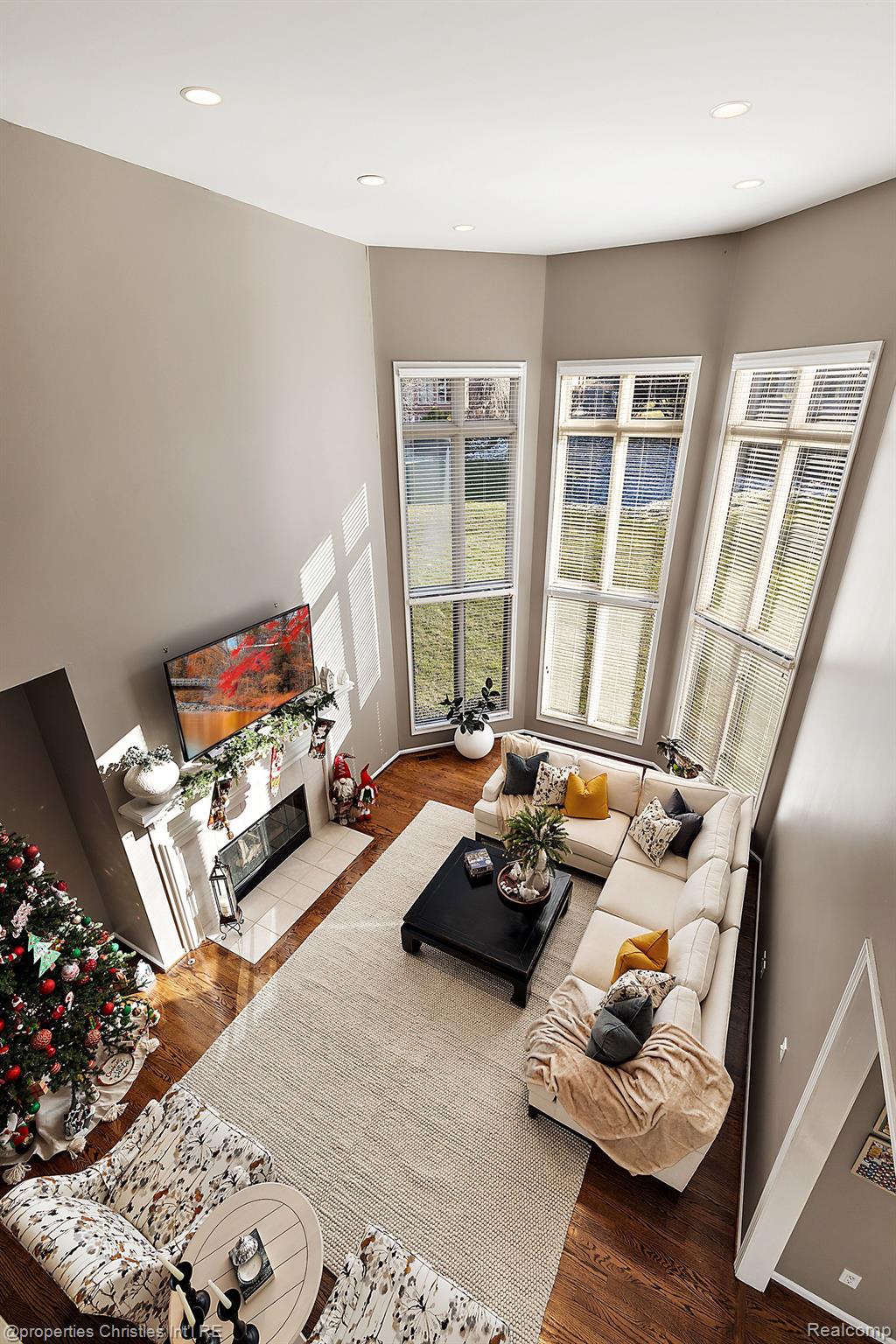 17506 Rolling Woods Circle