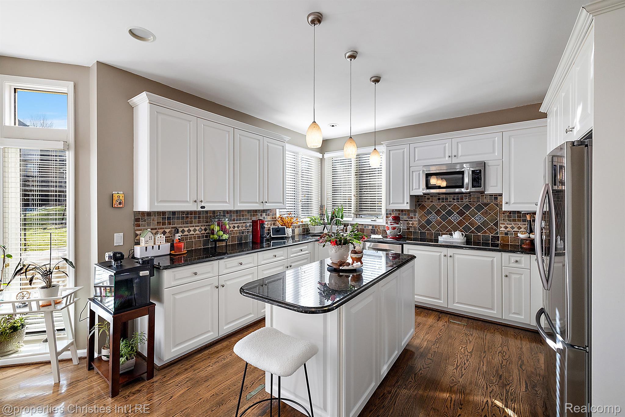 17506 Rolling Woods Circle