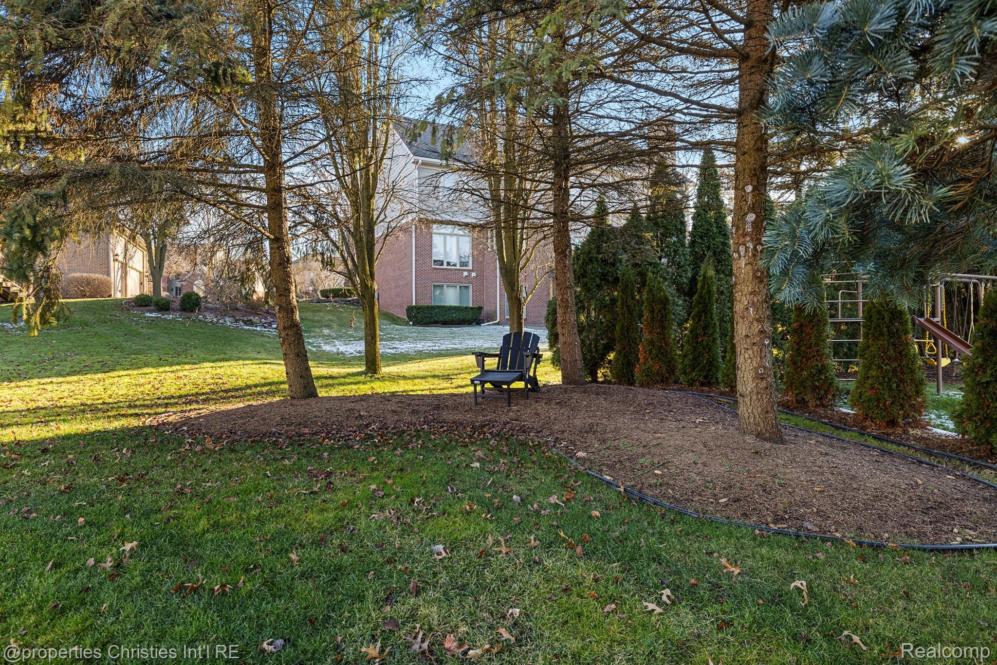 17506 Rolling Woods Circle
