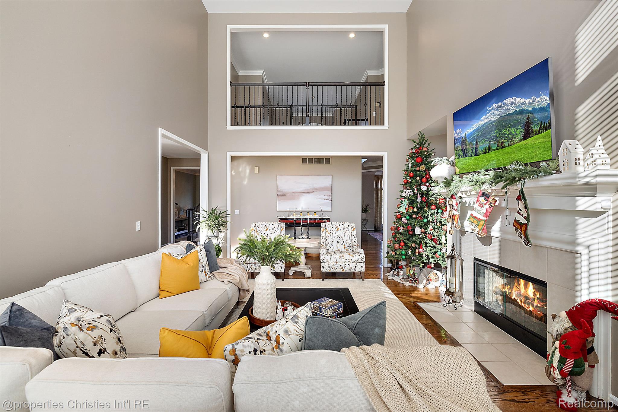17506 Rolling Woods Circle