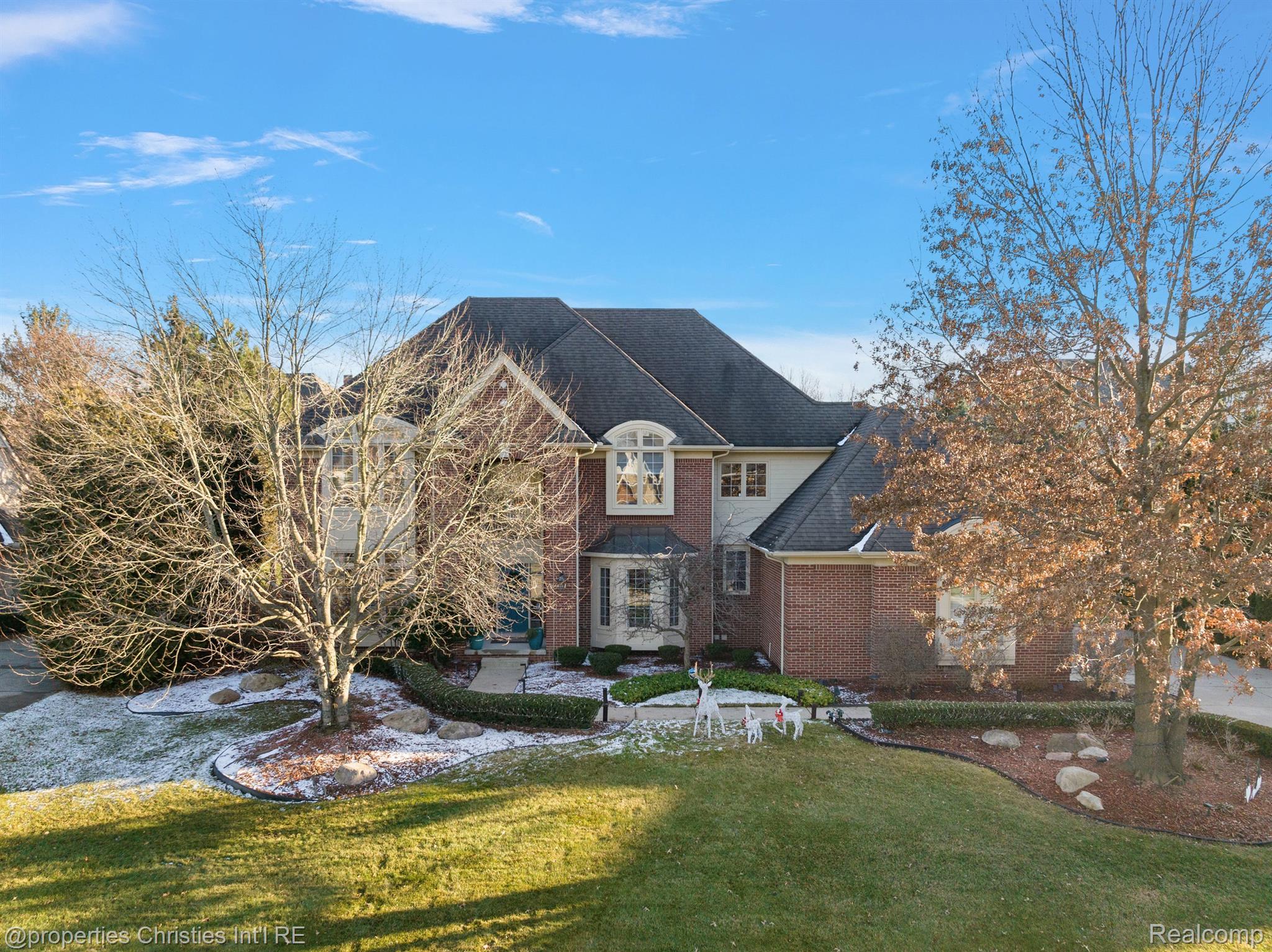 17506 Rolling Woods Circle