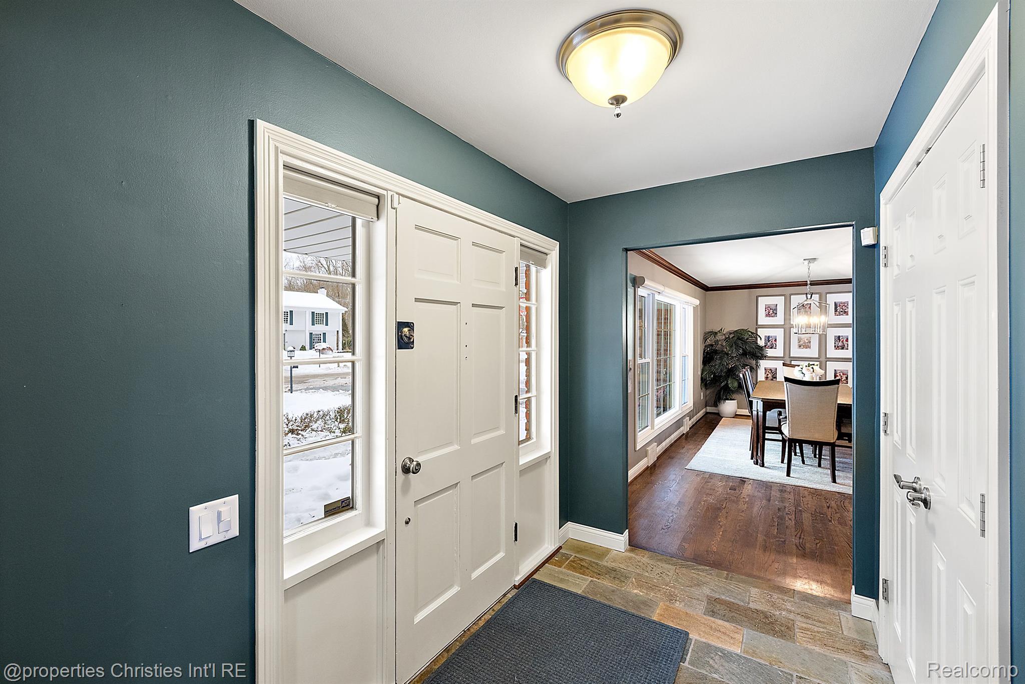 2688 LAMPLIGHTER Lane