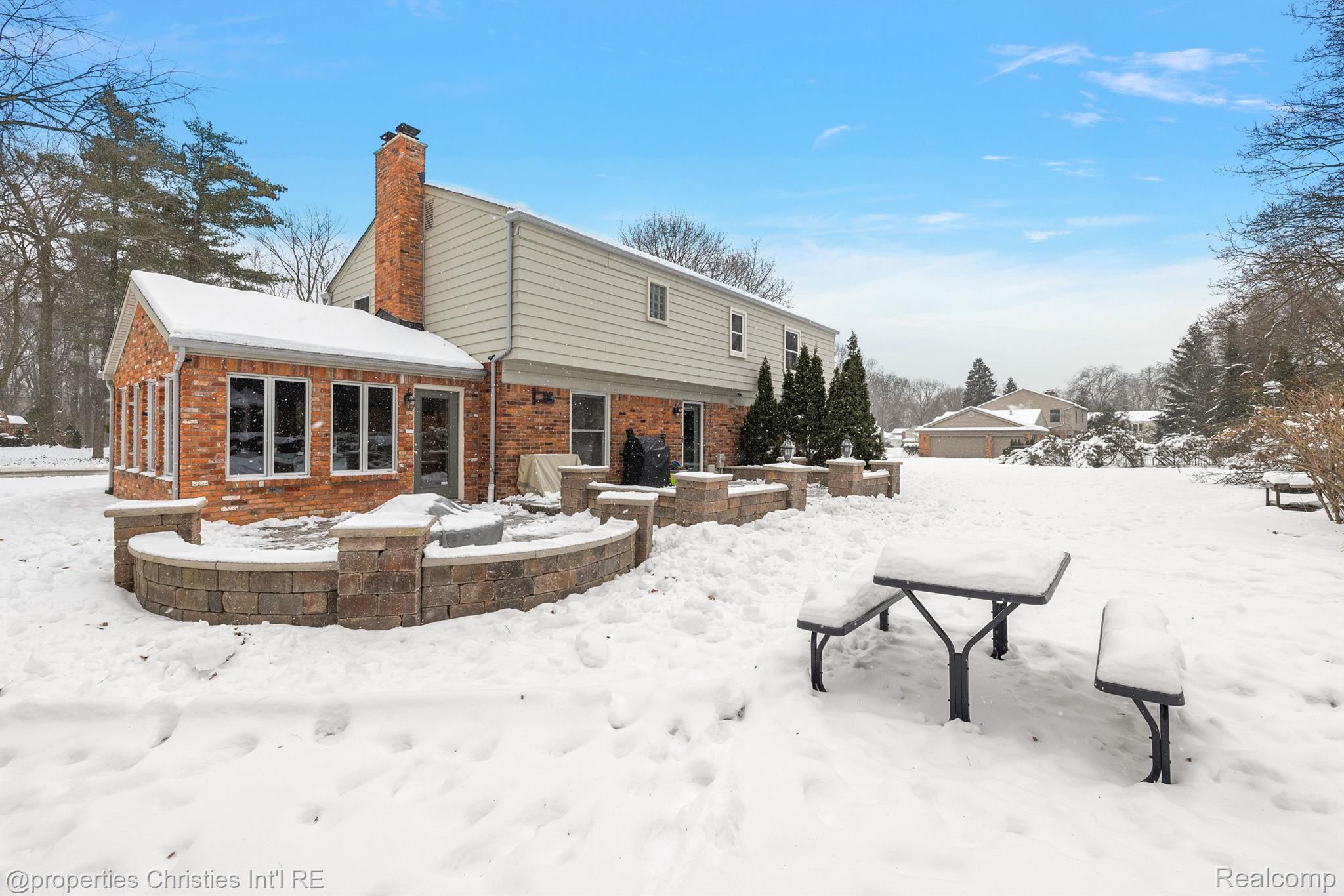 2688 LAMPLIGHTER Lane