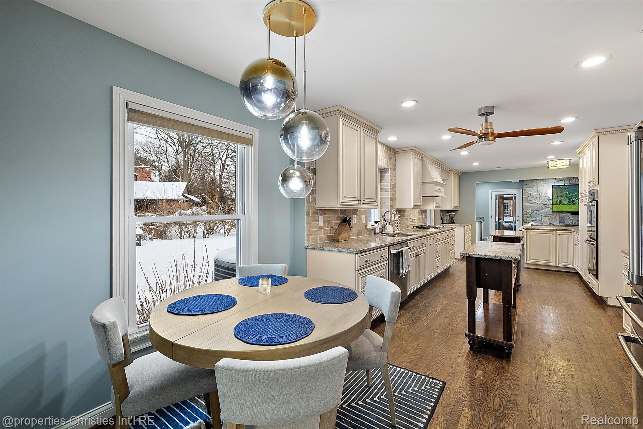 2688 LAMPLIGHTER Lane