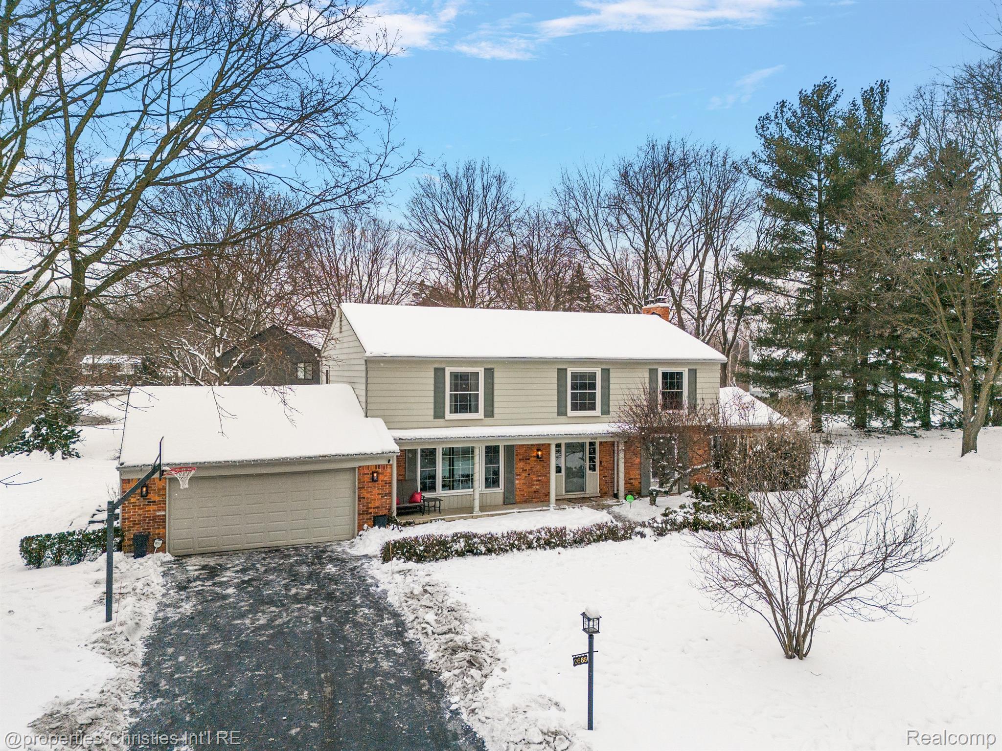 2688 LAMPLIGHTER Lane