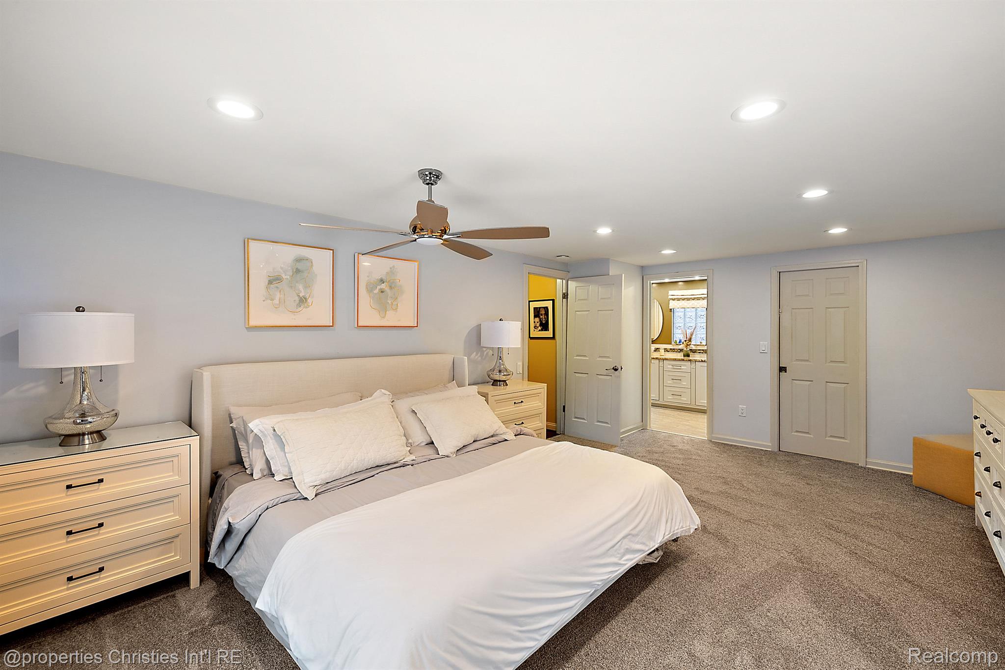 2688 LAMPLIGHTER Lane