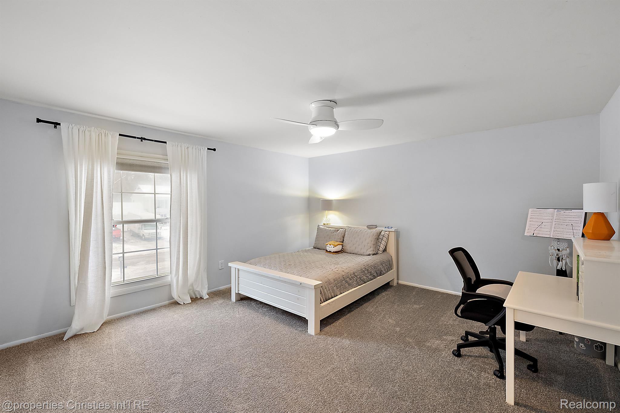 2688 LAMPLIGHTER Lane
