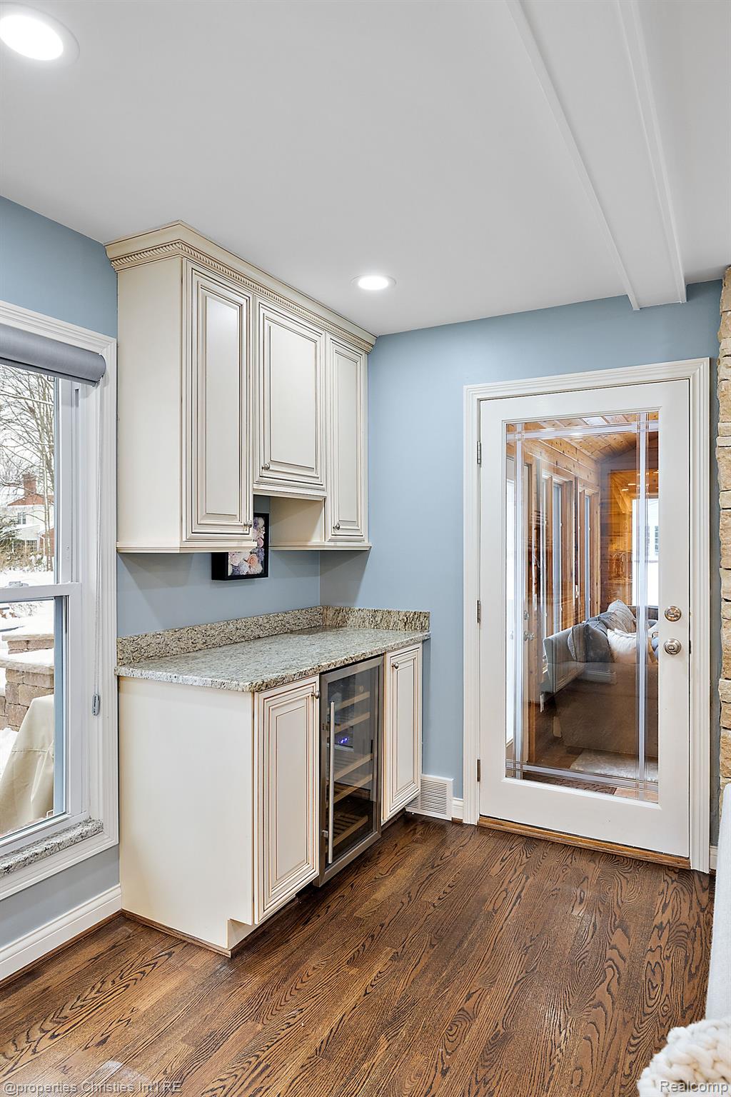 2688 LAMPLIGHTER Lane