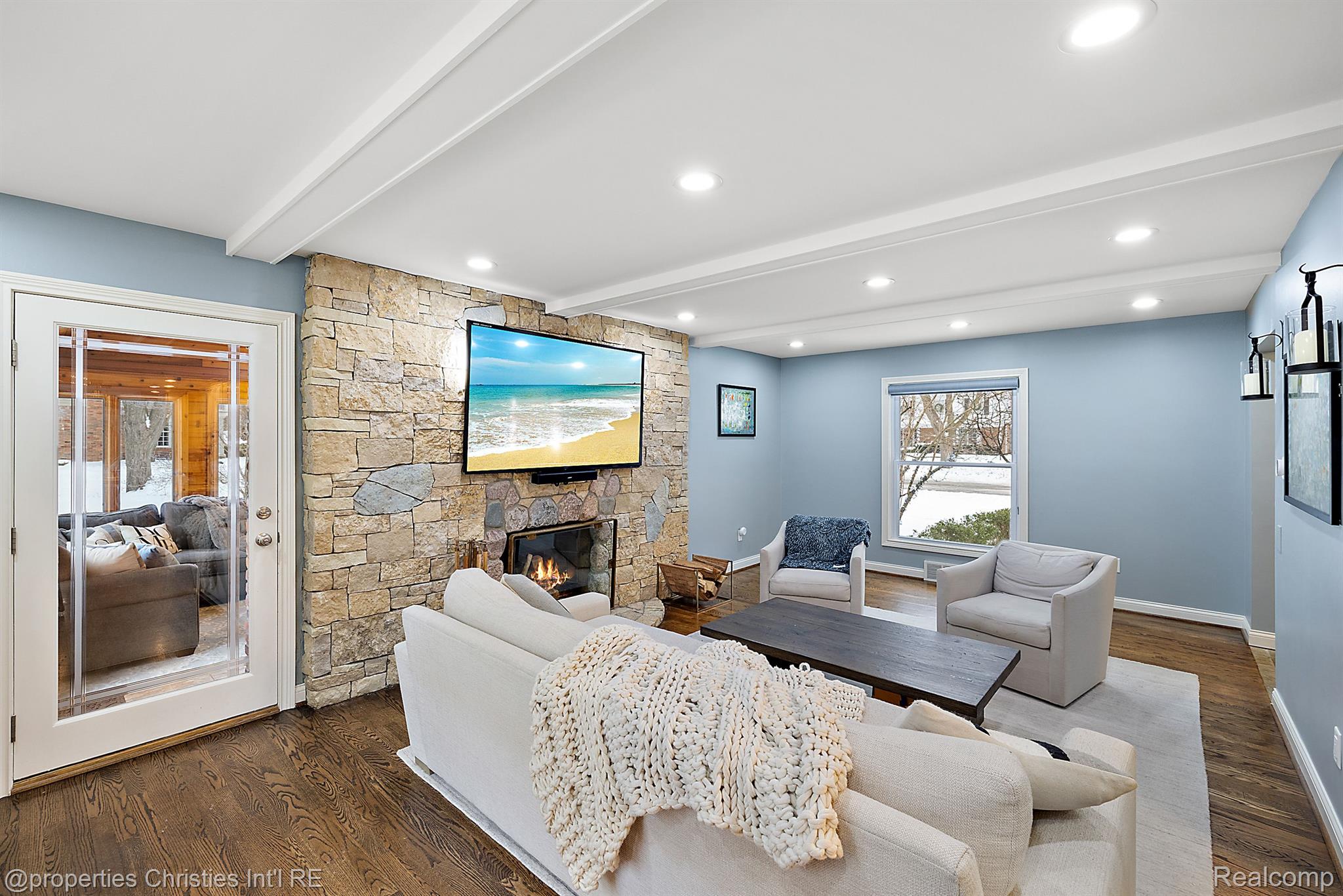 2688 LAMPLIGHTER Lane