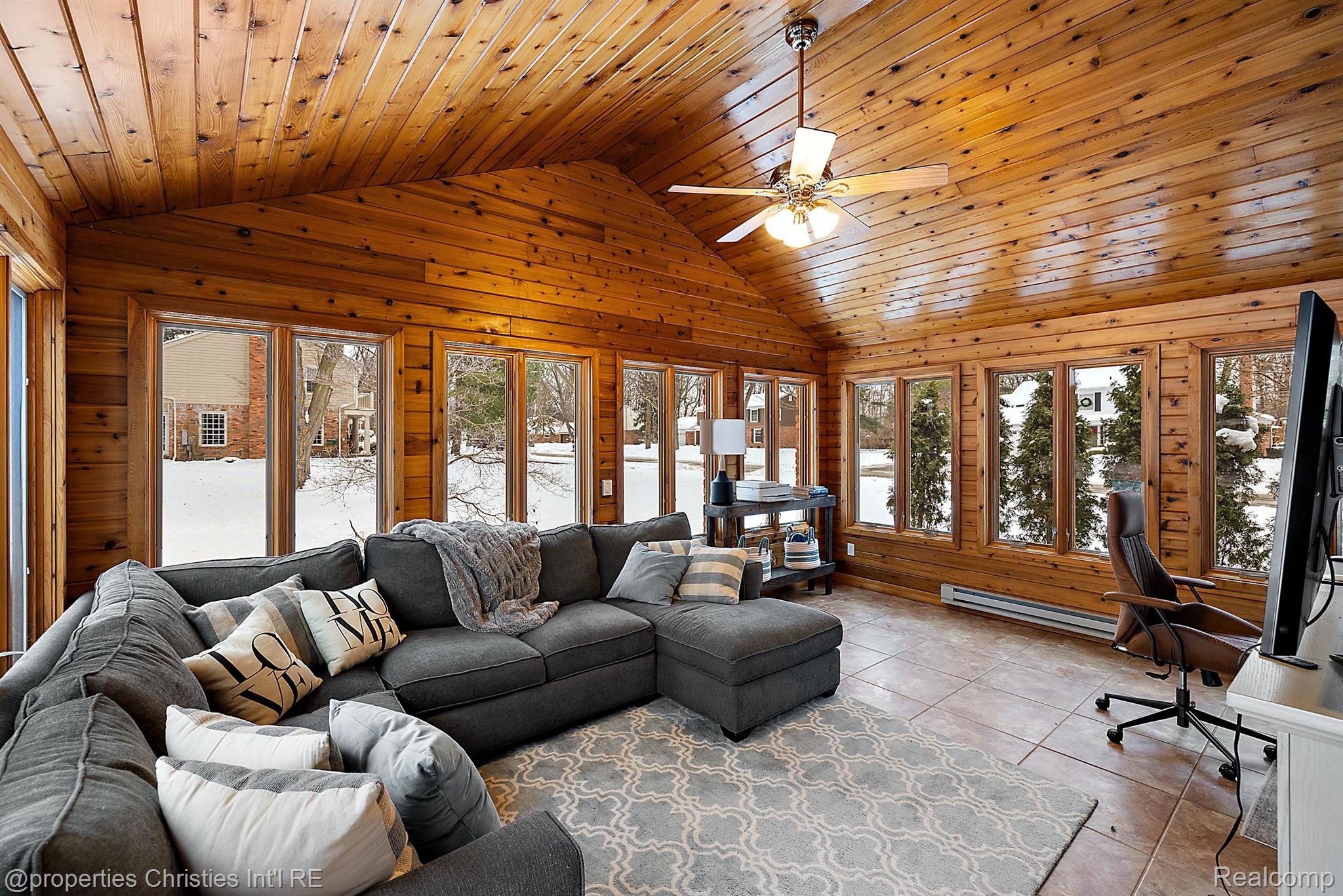 2688 LAMPLIGHTER Lane