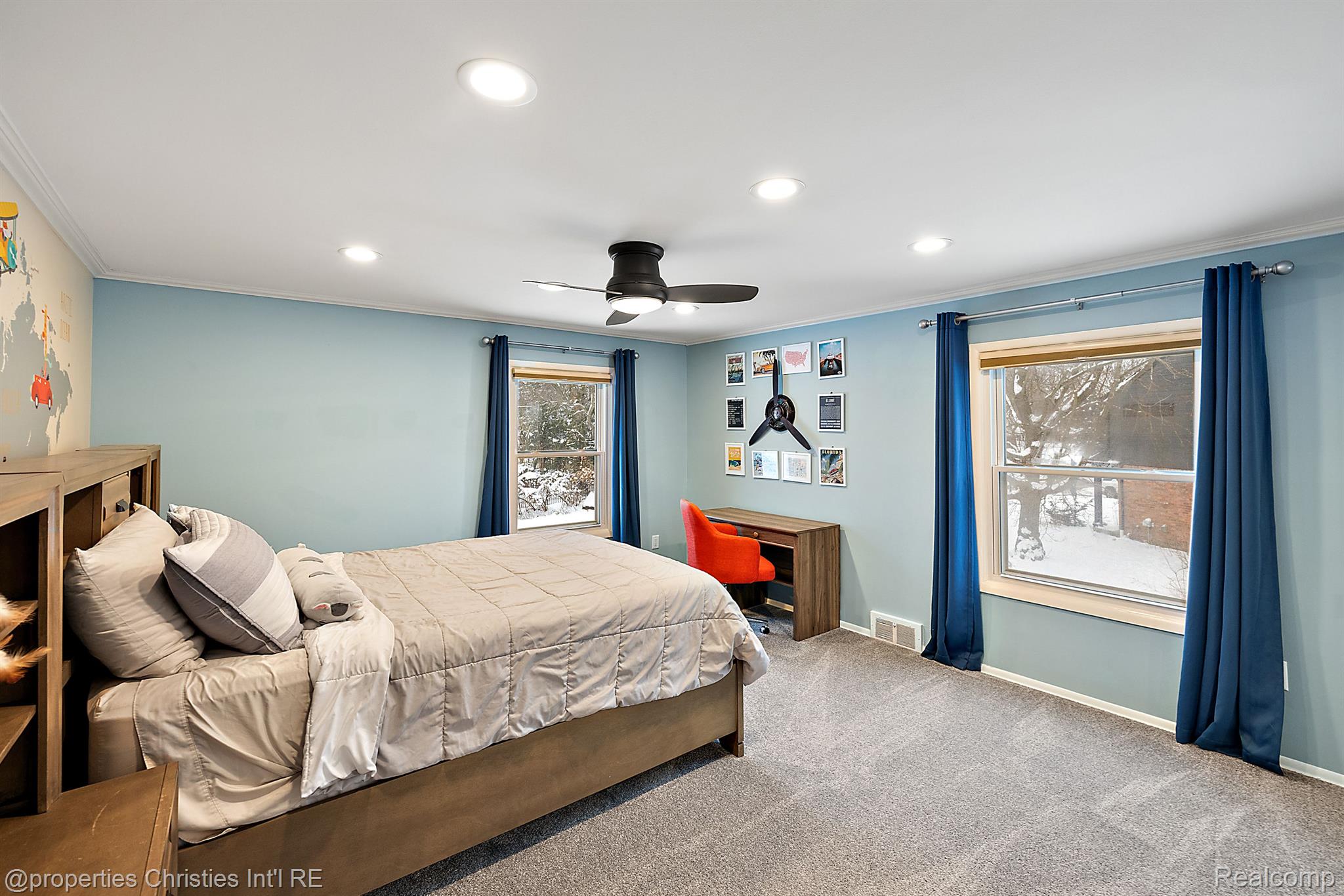 2688 LAMPLIGHTER Lane