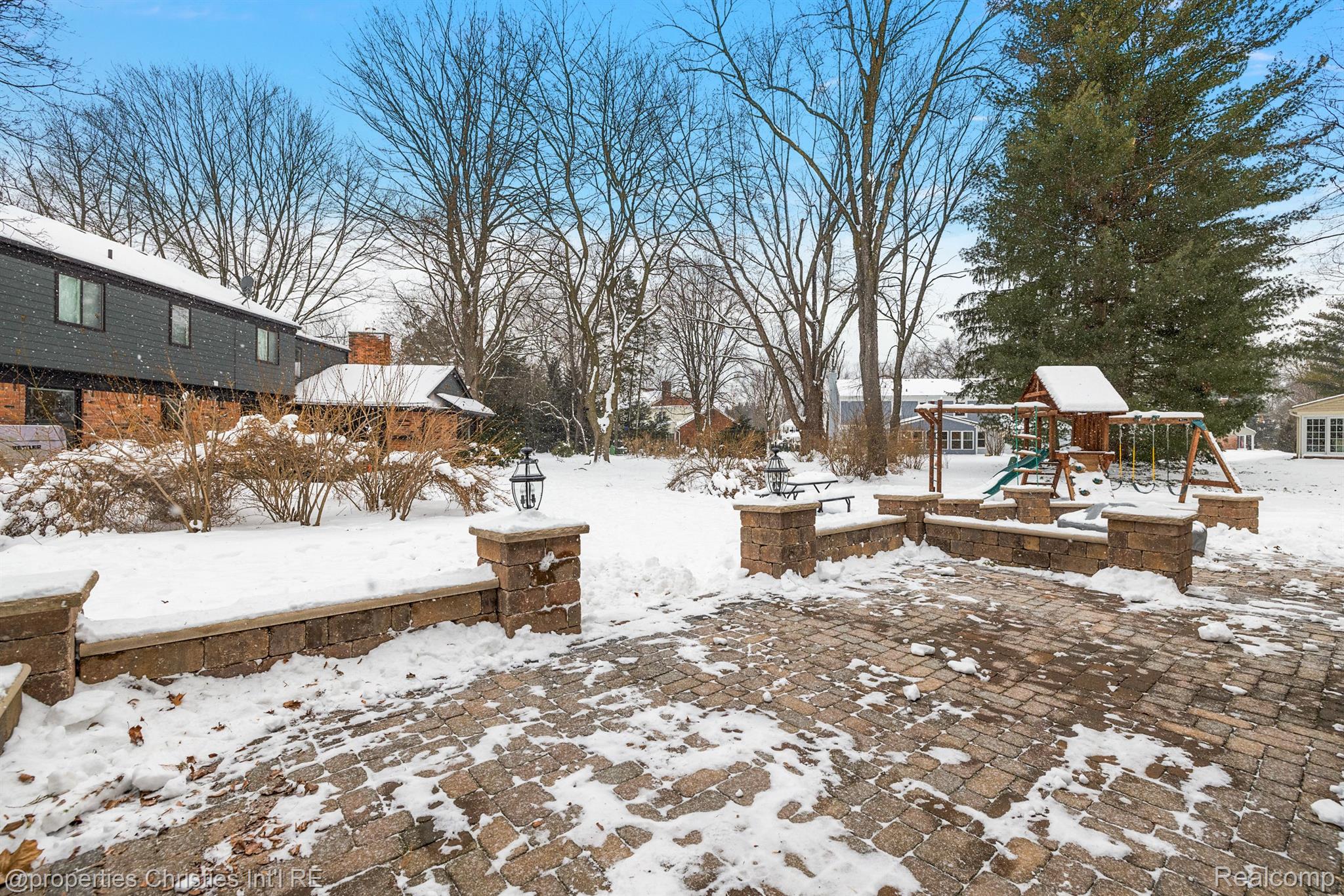2688 LAMPLIGHTER Lane