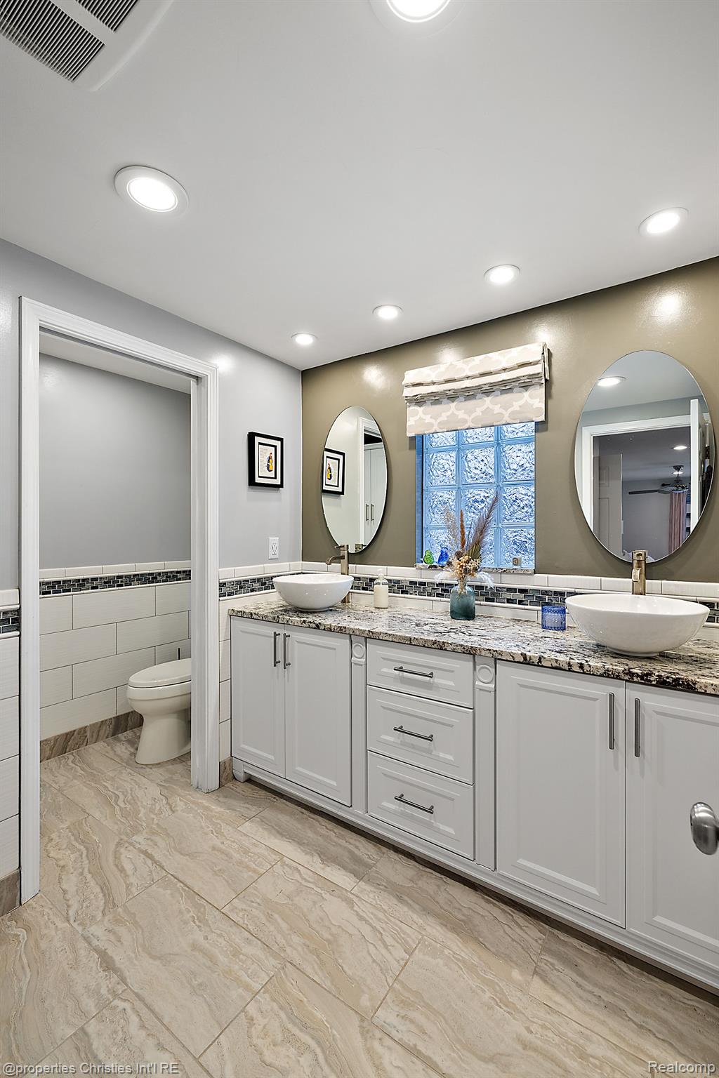 2688 LAMPLIGHTER Lane