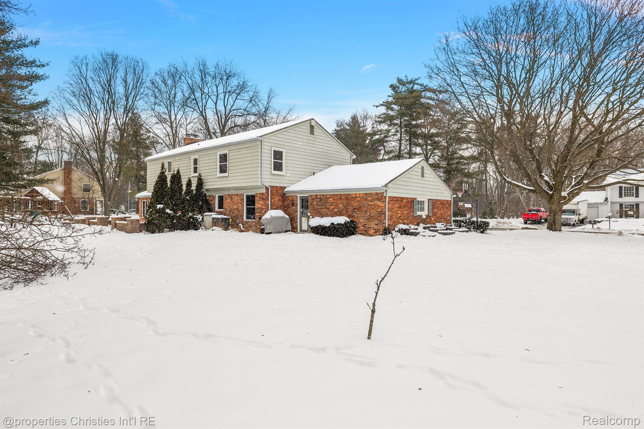 2688 LAMPLIGHTER Lane