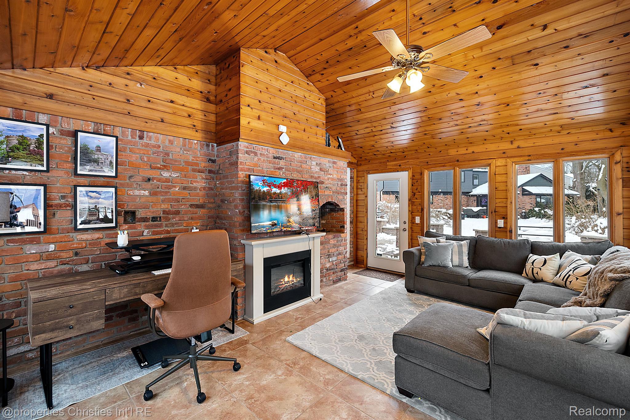 2688 LAMPLIGHTER Lane