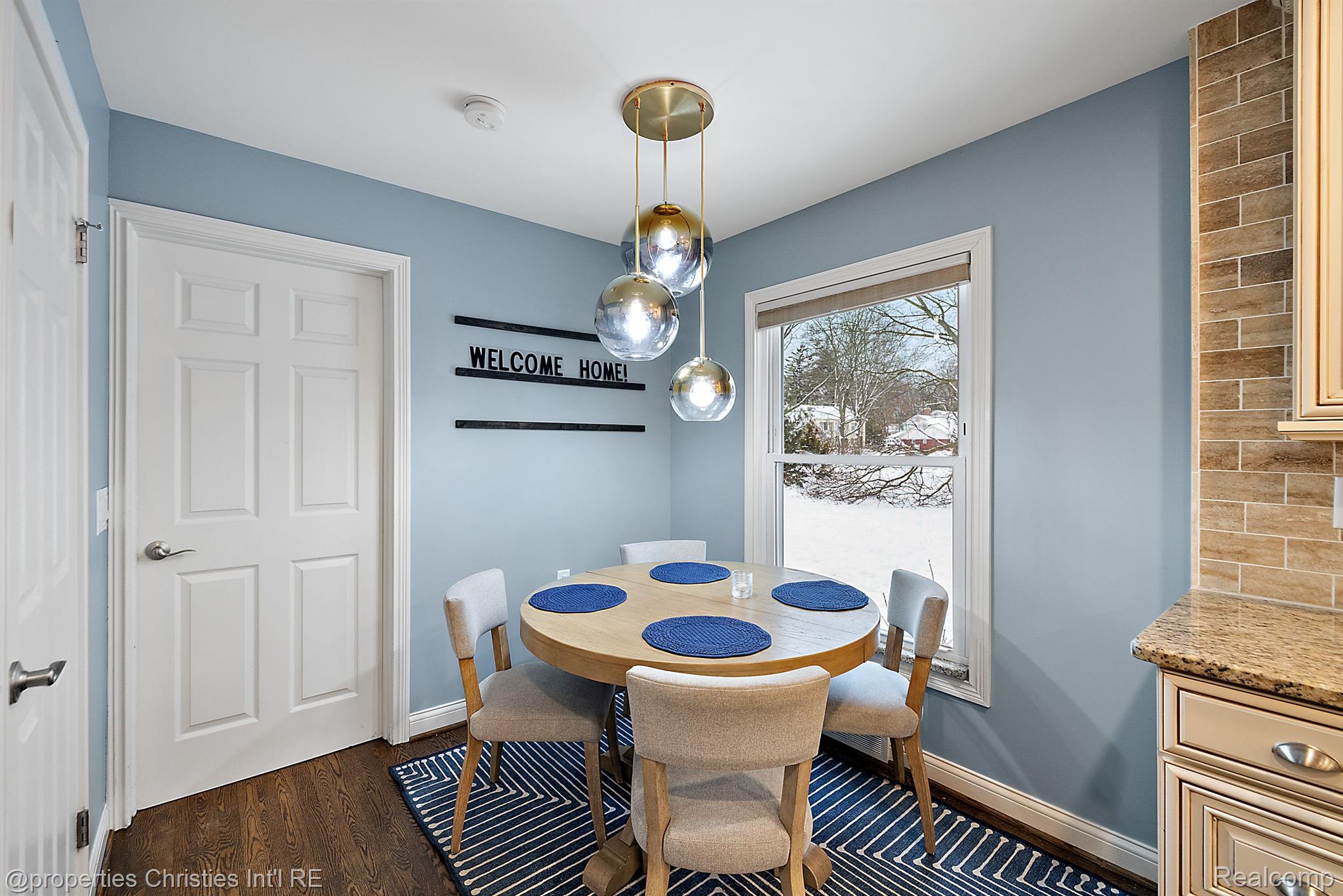 2688 LAMPLIGHTER Lane