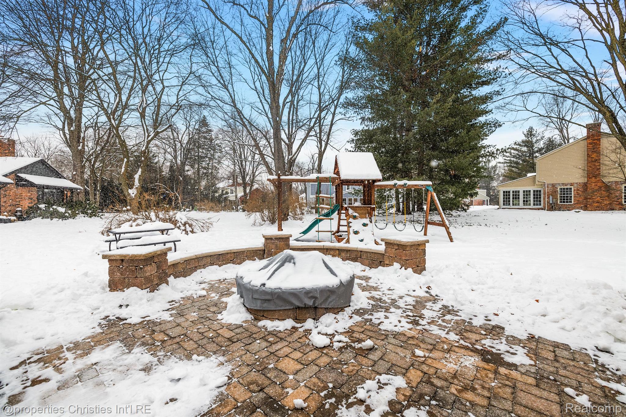 2688 LAMPLIGHTER Lane