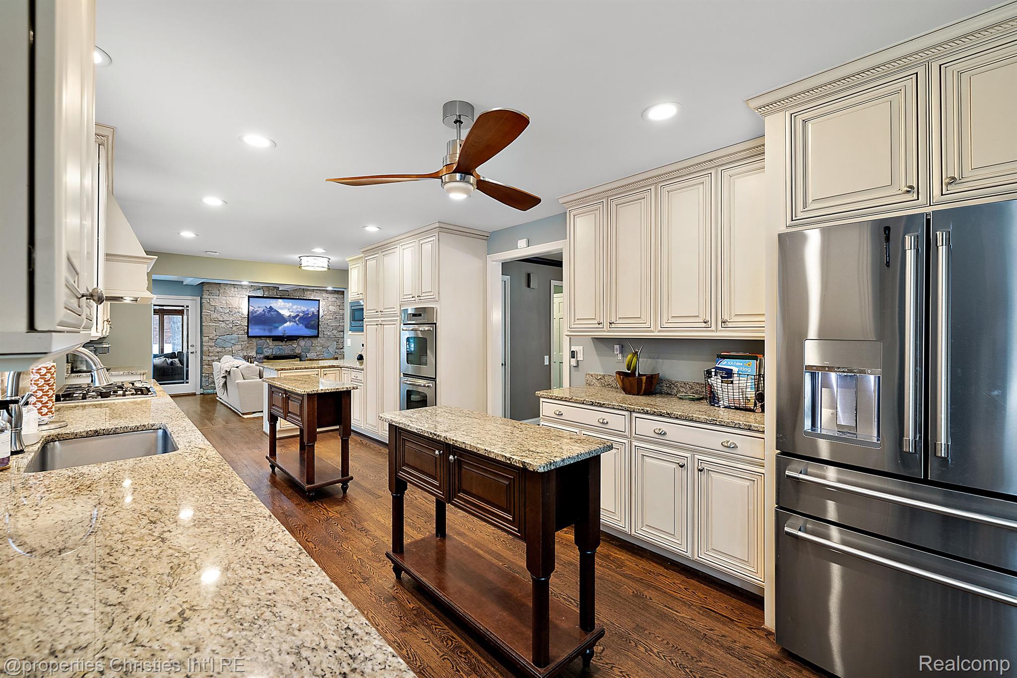 2688 LAMPLIGHTER Lane