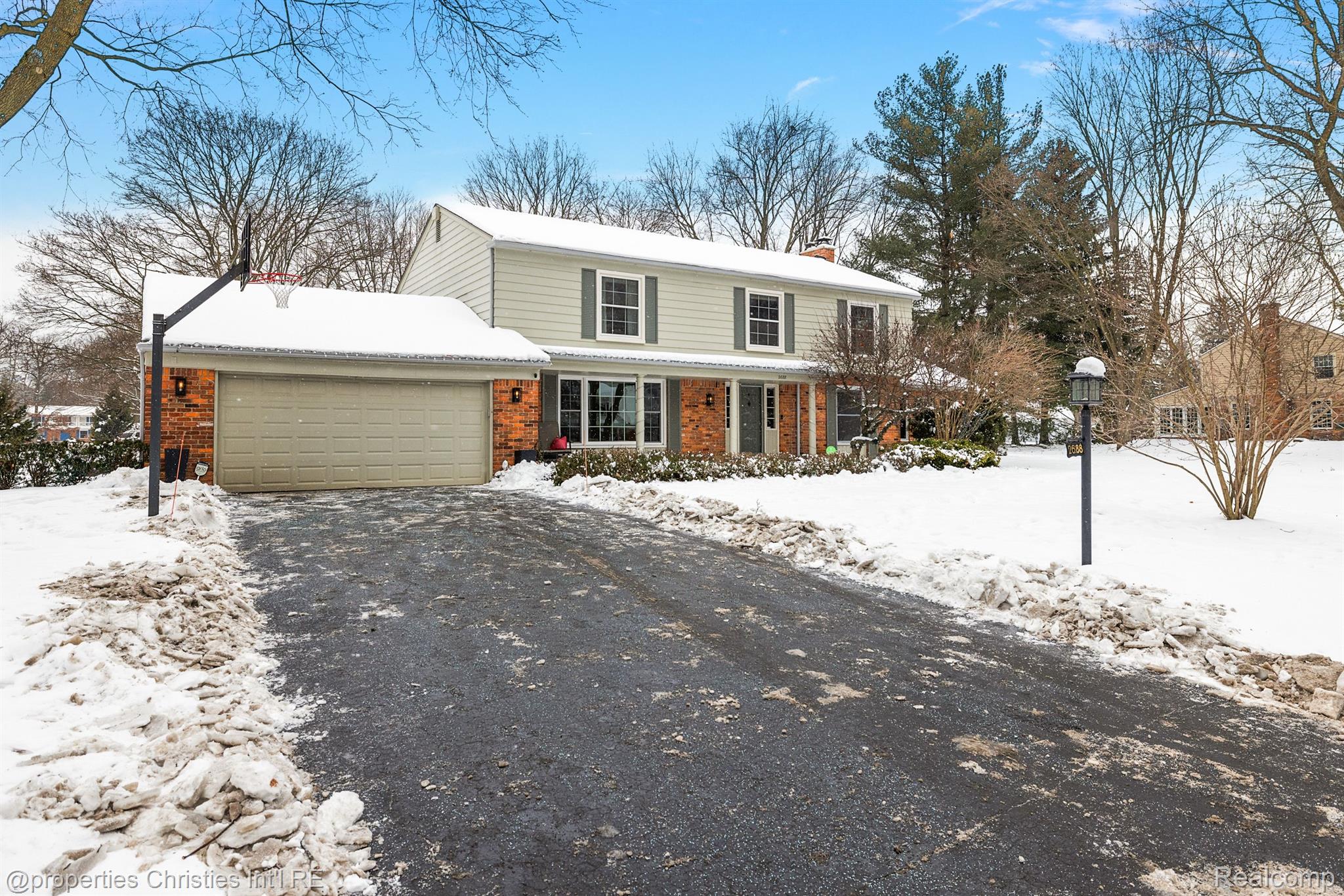 2688 LAMPLIGHTER Lane