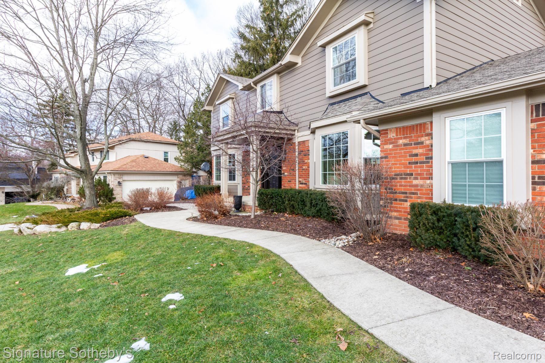 2702 CREEK BEND Drive
