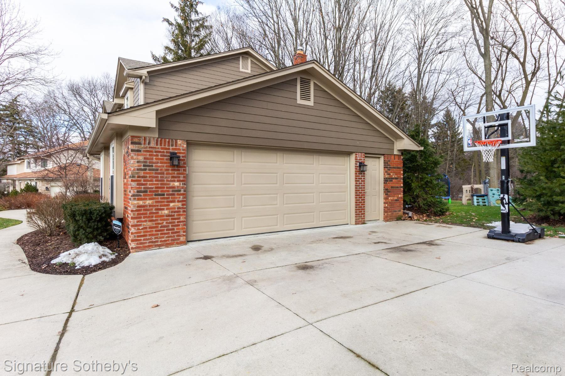 2702 CREEK BEND Drive
