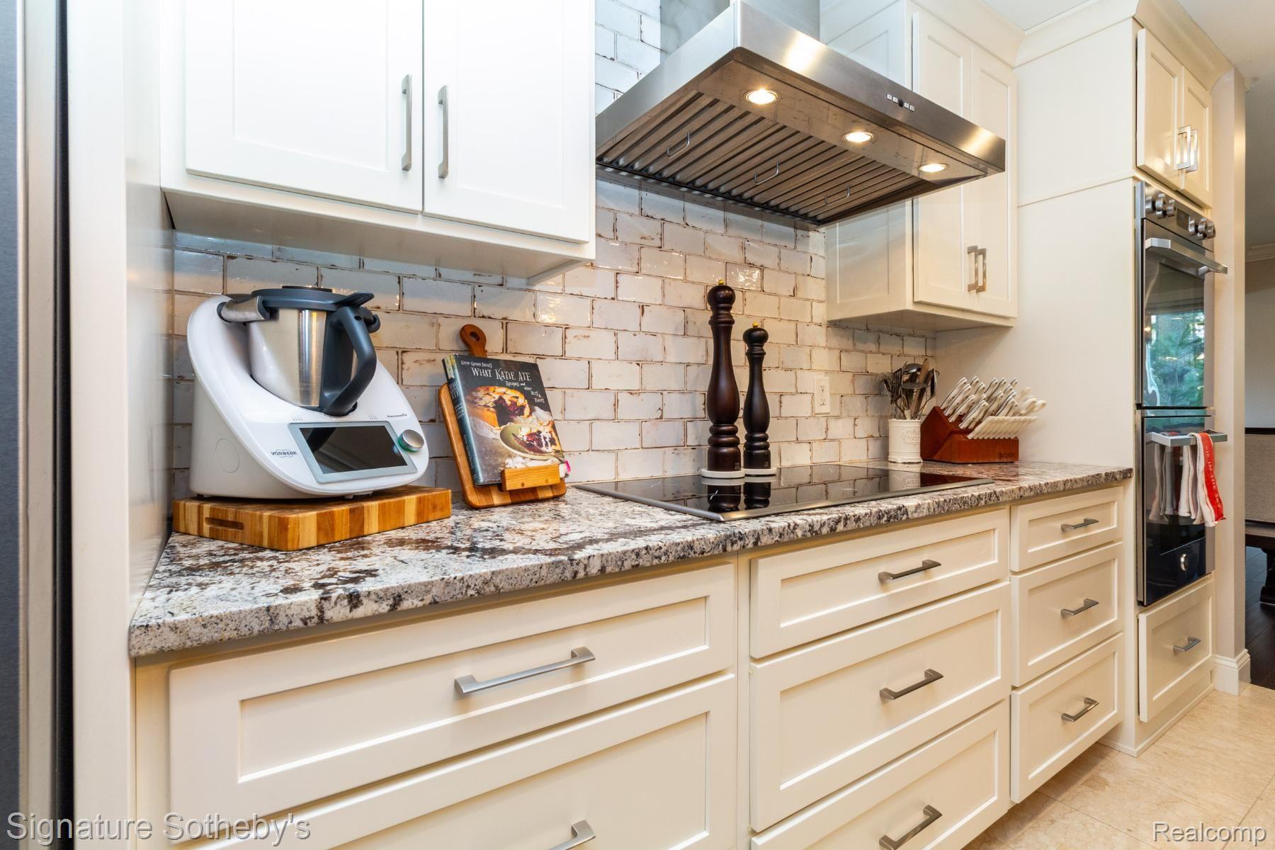 2702 CREEK BEND Drive