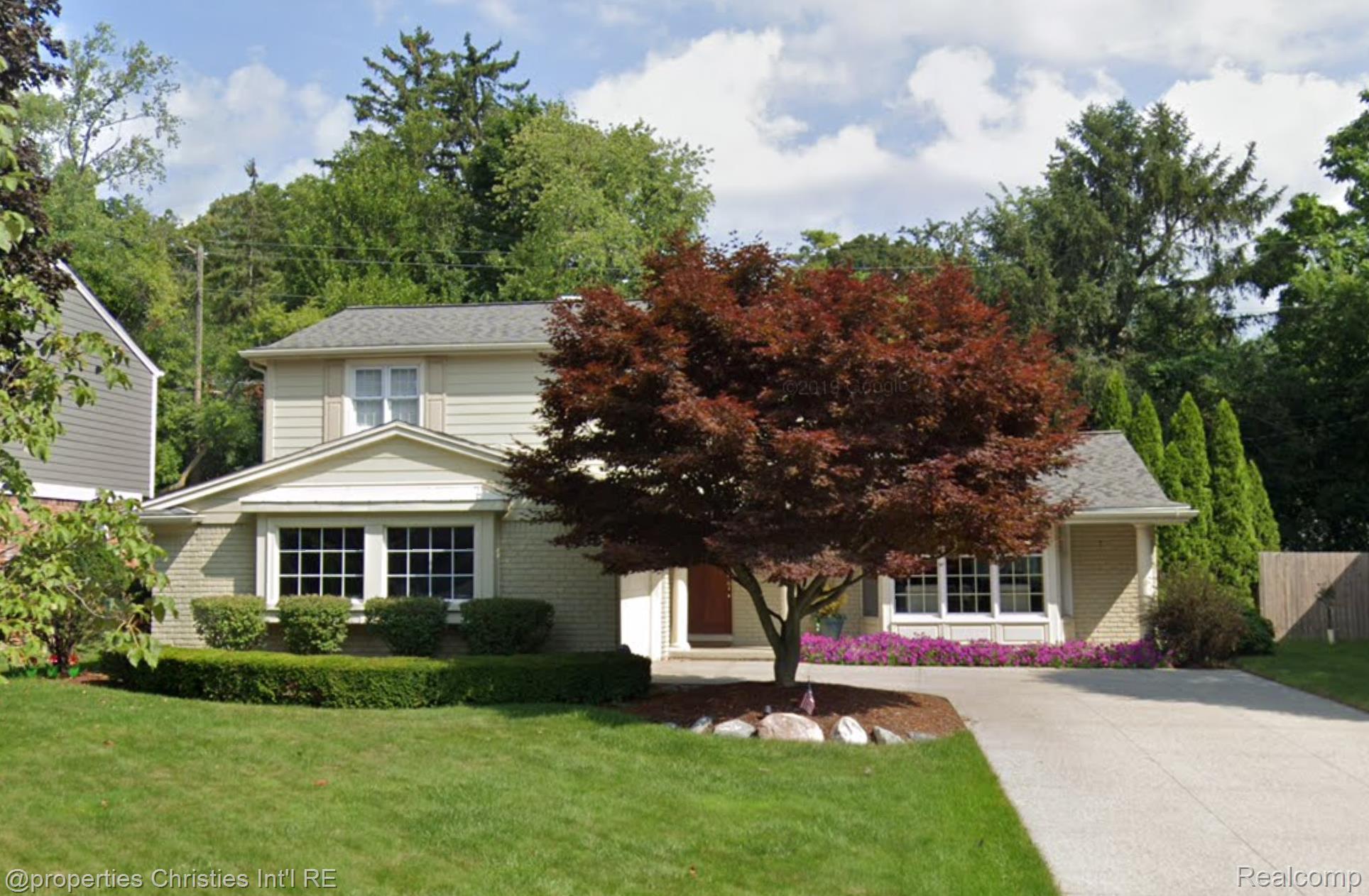 1878 FAIRWAY Drive