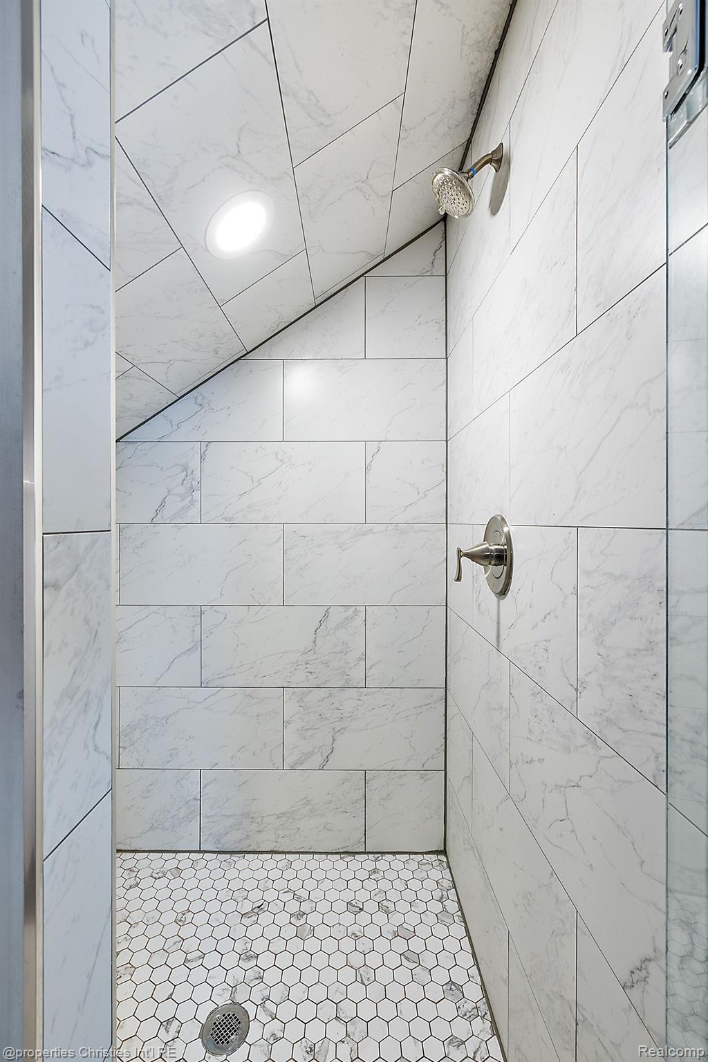 1323 N Altadena Avenue