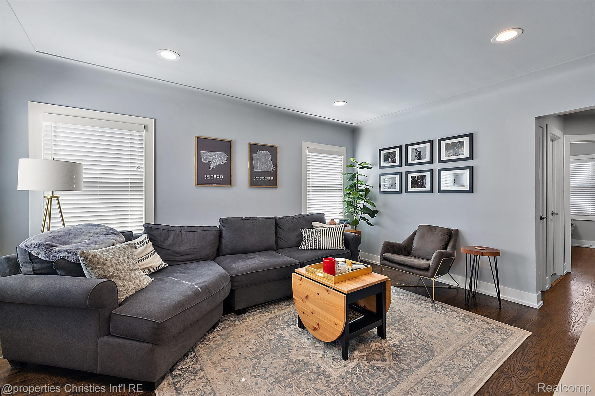 1323 N Altadena Avenue