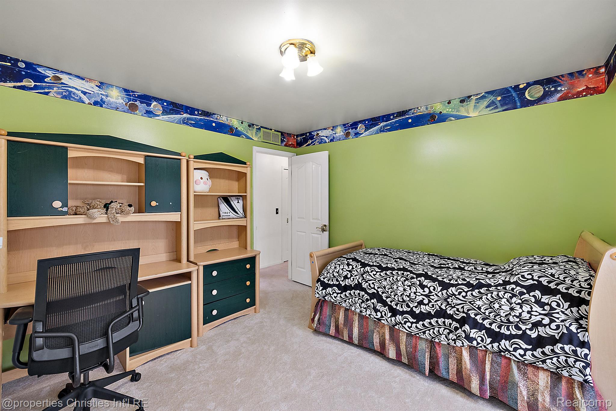 4950 Flower Hill Drive