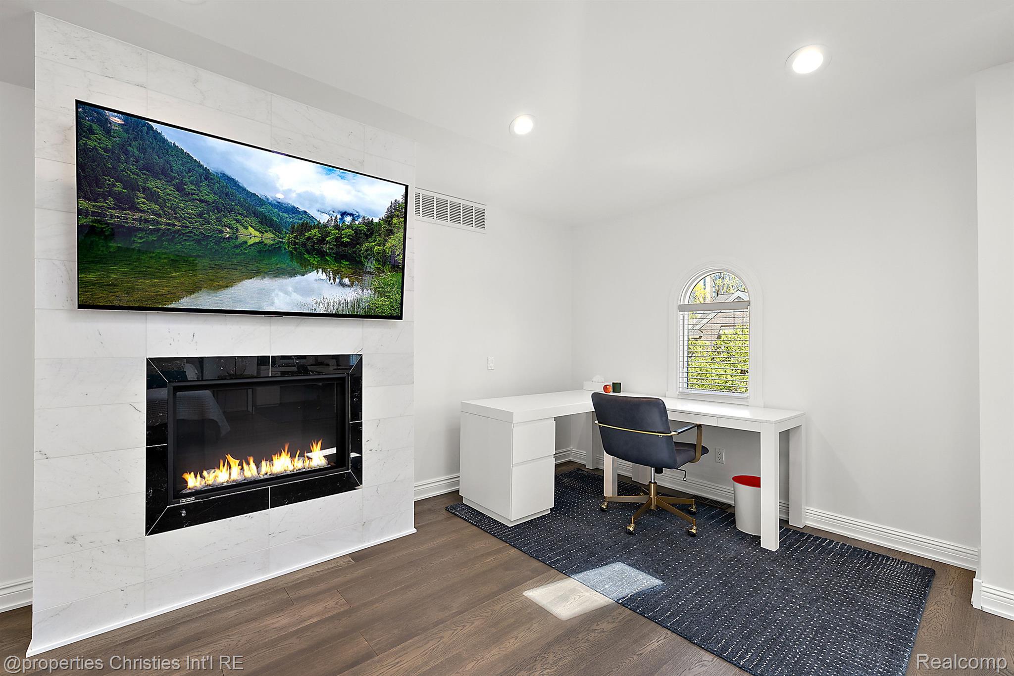 888 Purdy Street