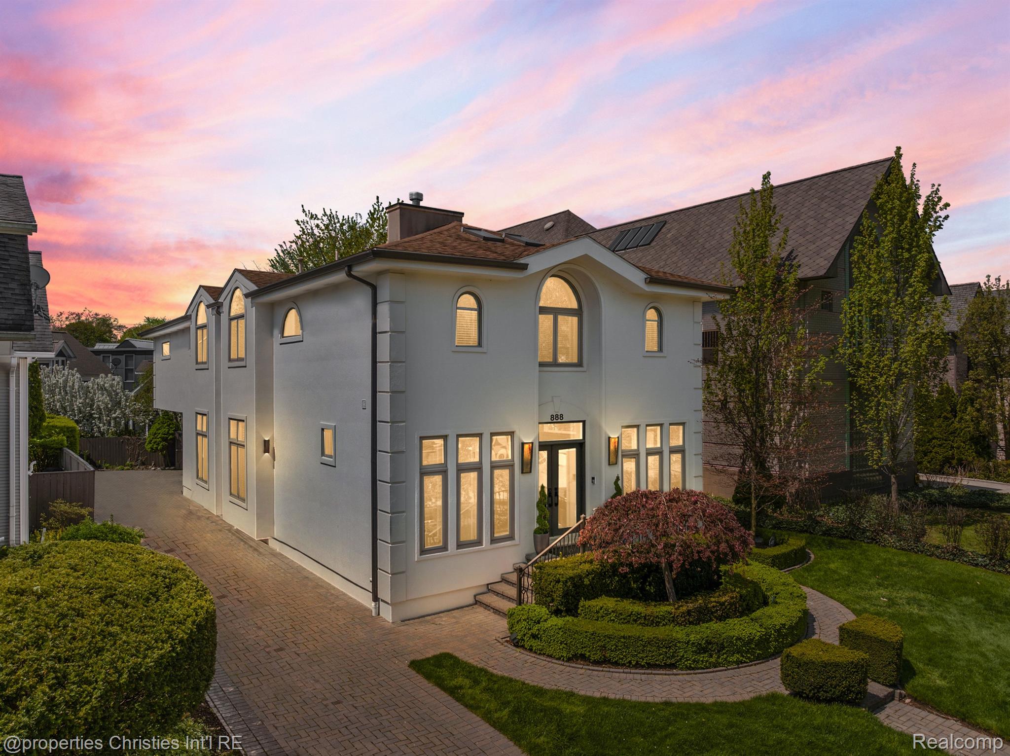 888 Purdy Street