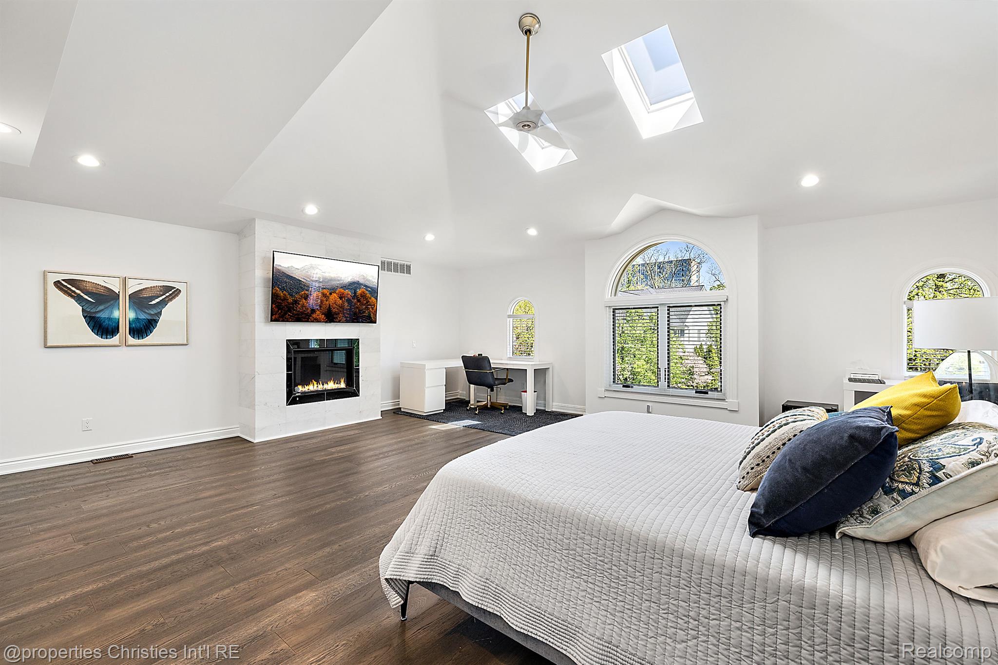 888 Purdy Street