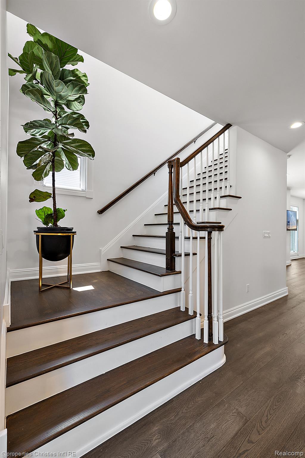 888 Purdy Street